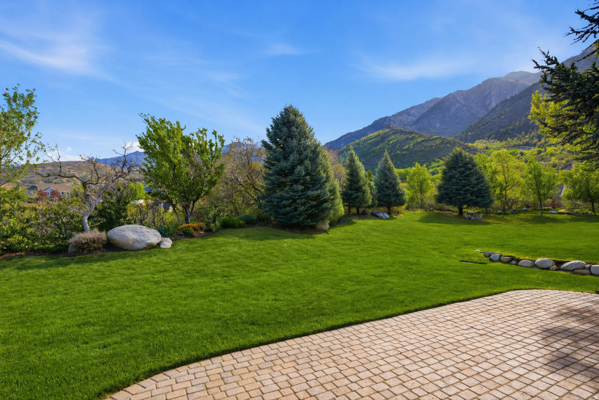 main property photo 25