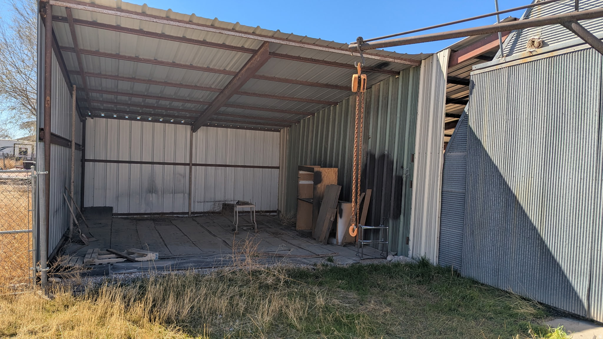 main property photo 23