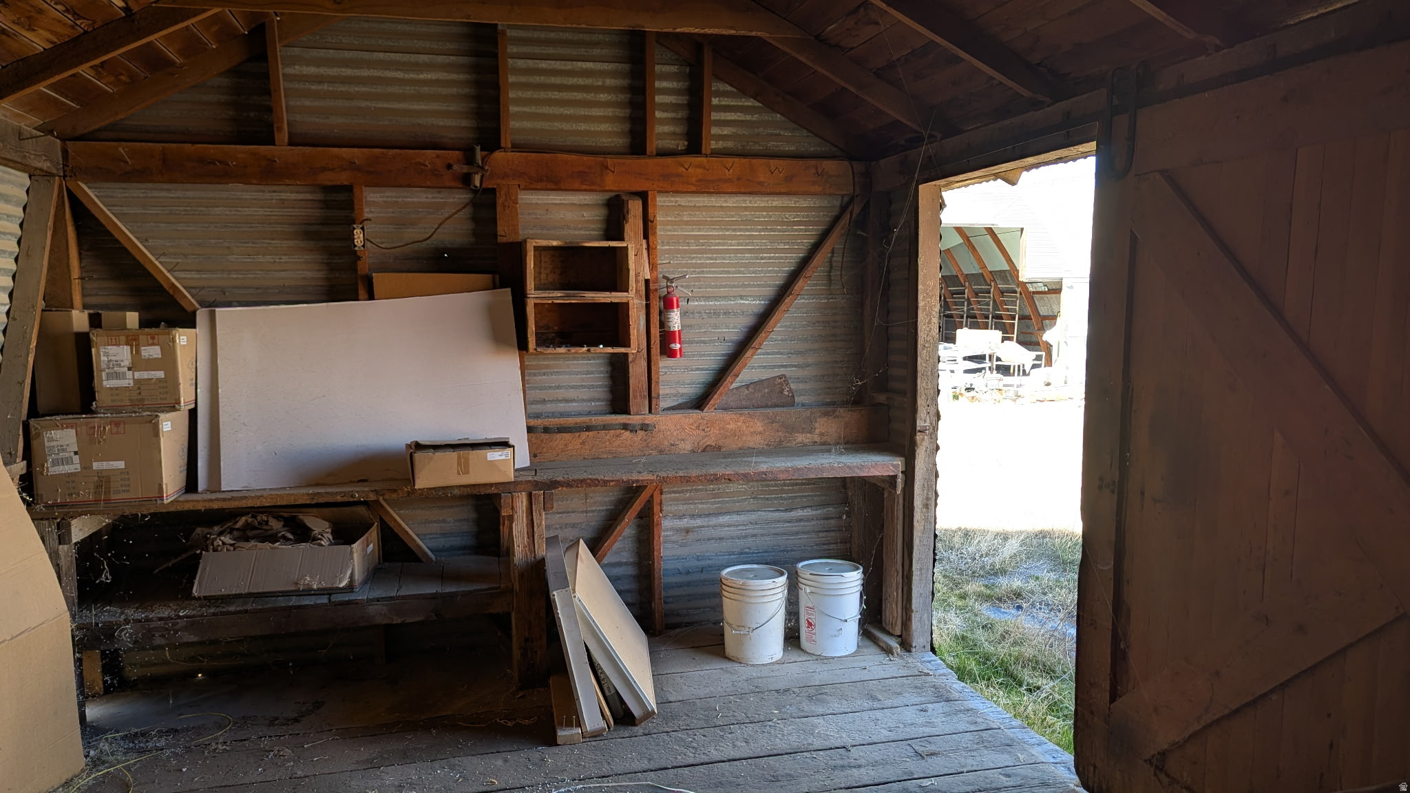 main property photo 25