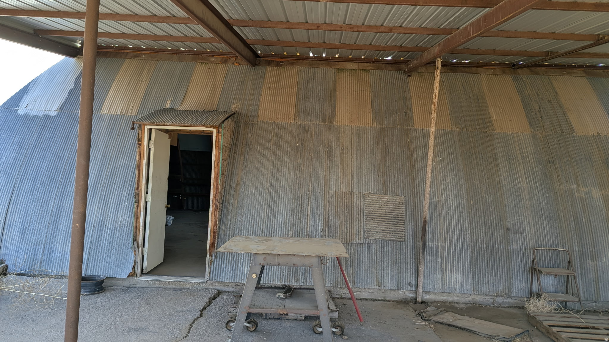 main property photo 6