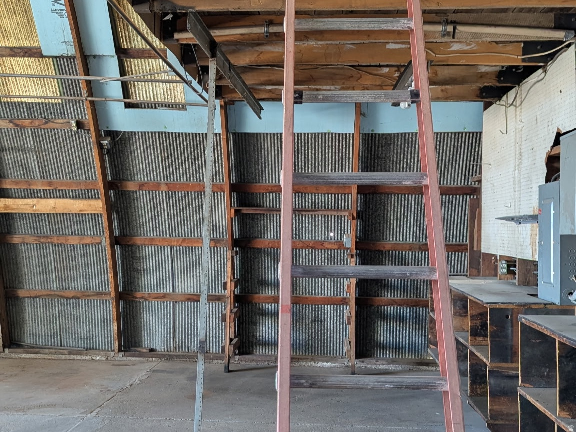 main property photo 9