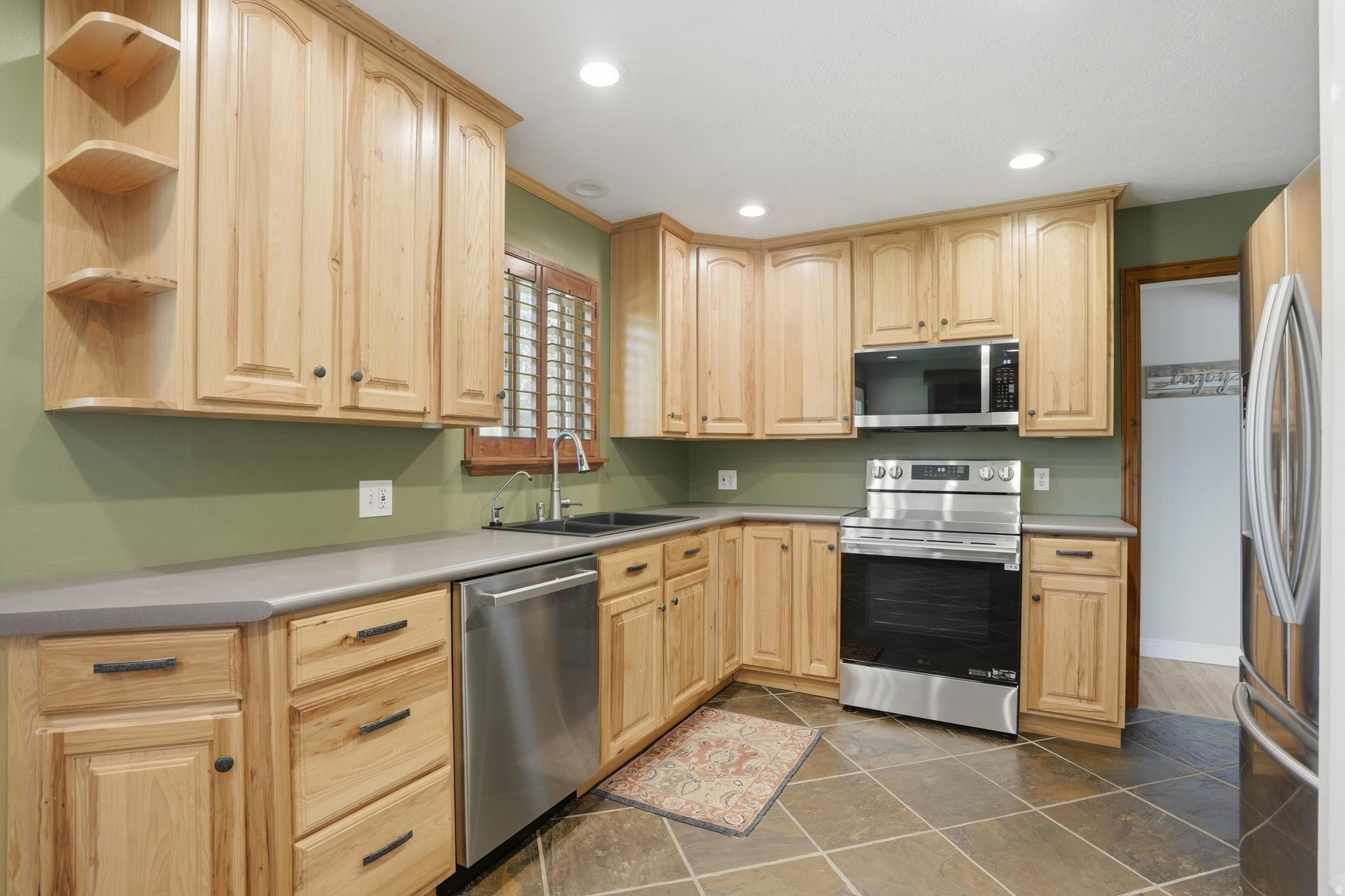main property photo 10