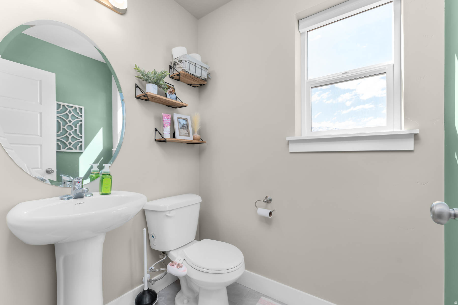 main property photo 11