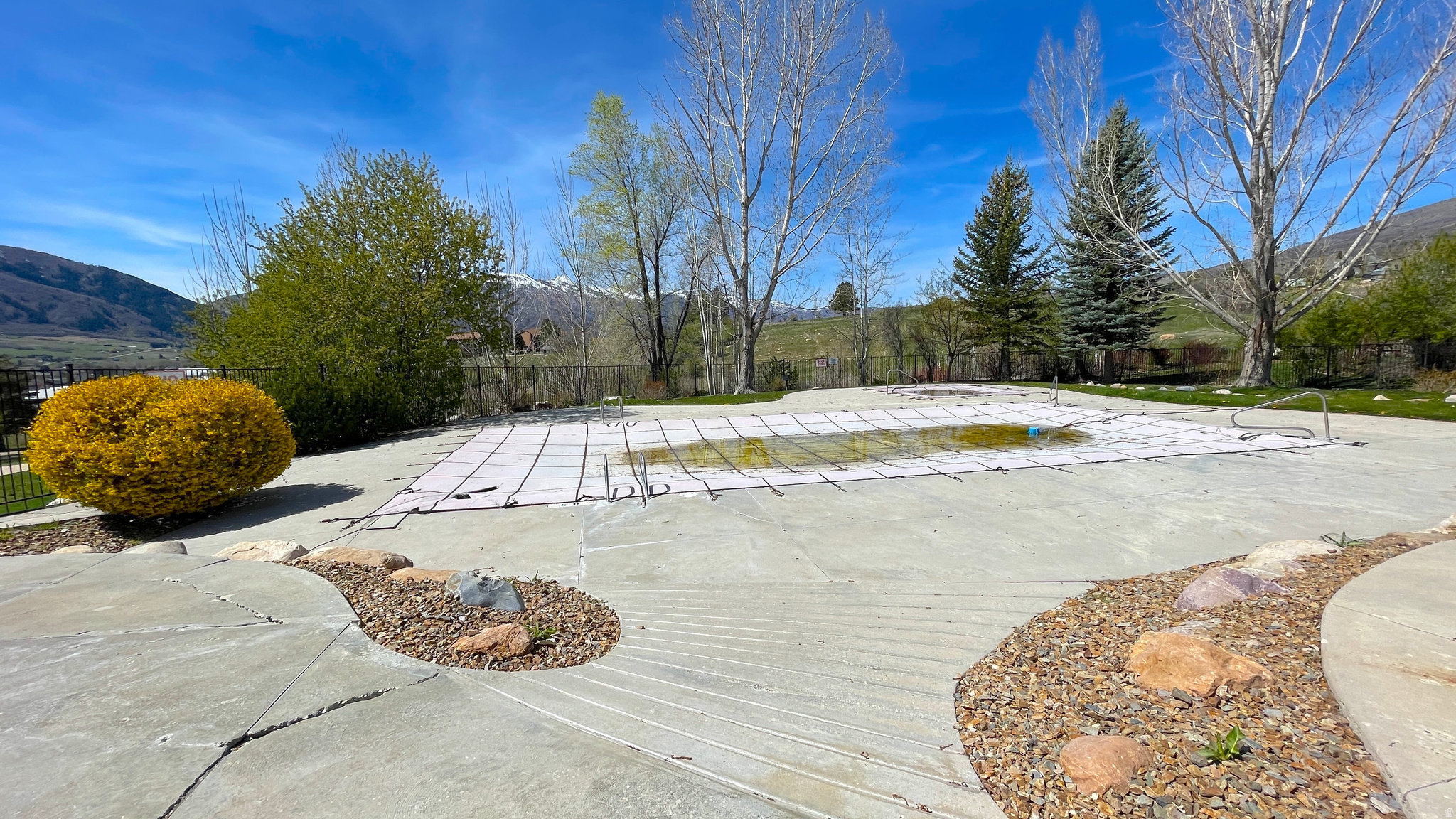 main property photo 20