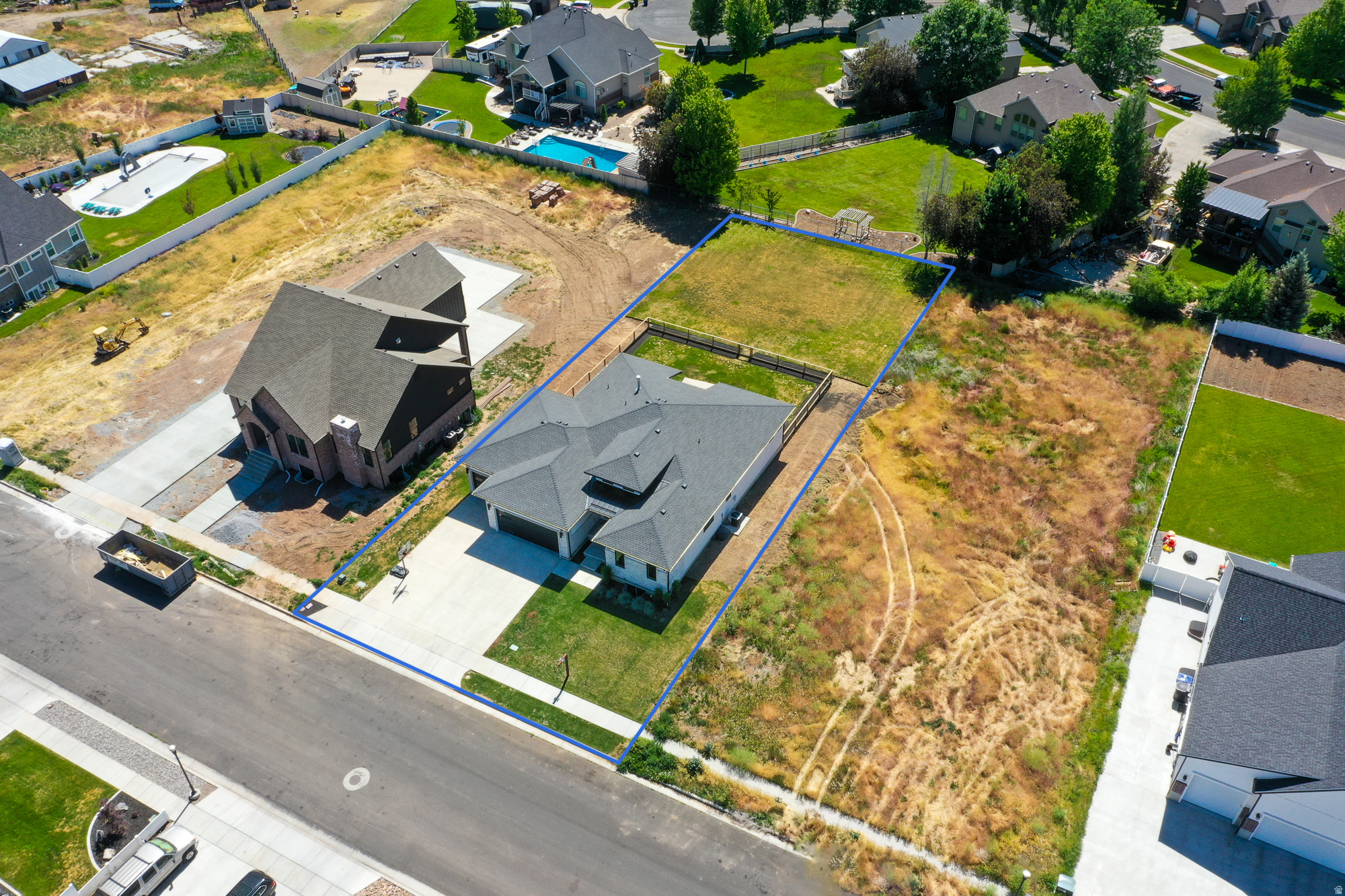 main property photo 34