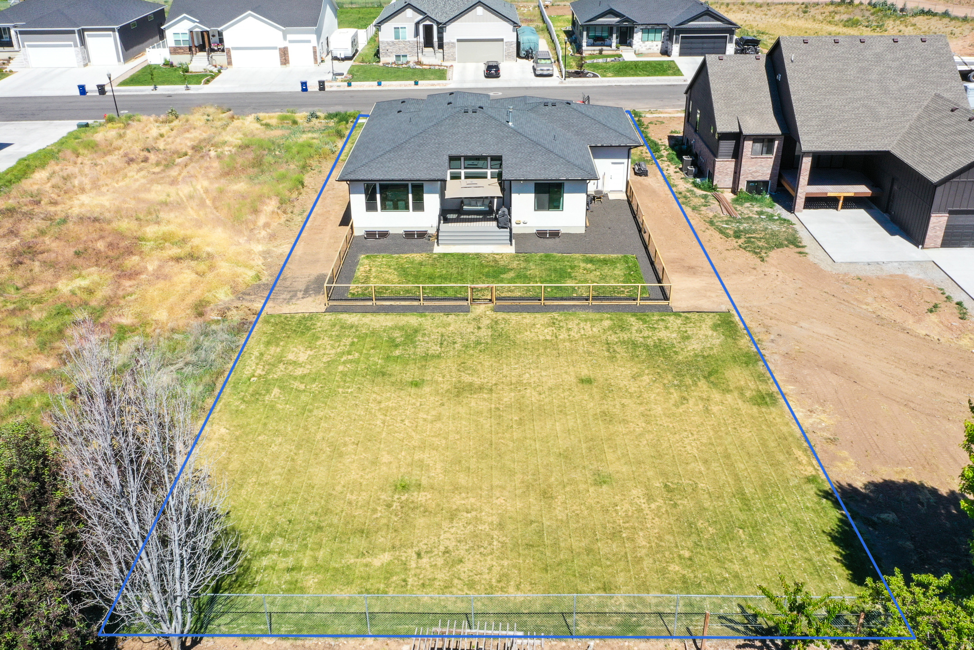 main property photo 37