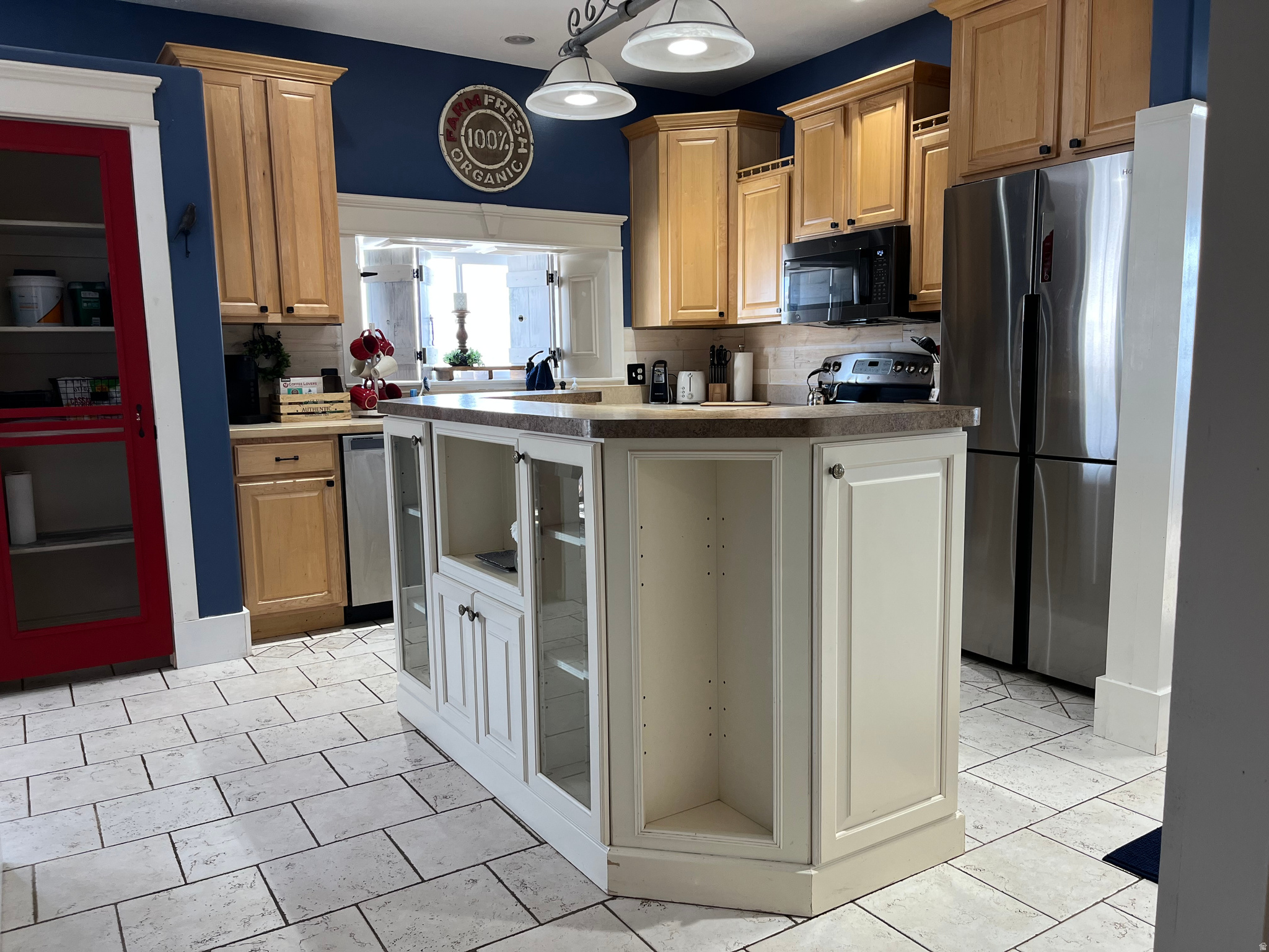 main property photo 6