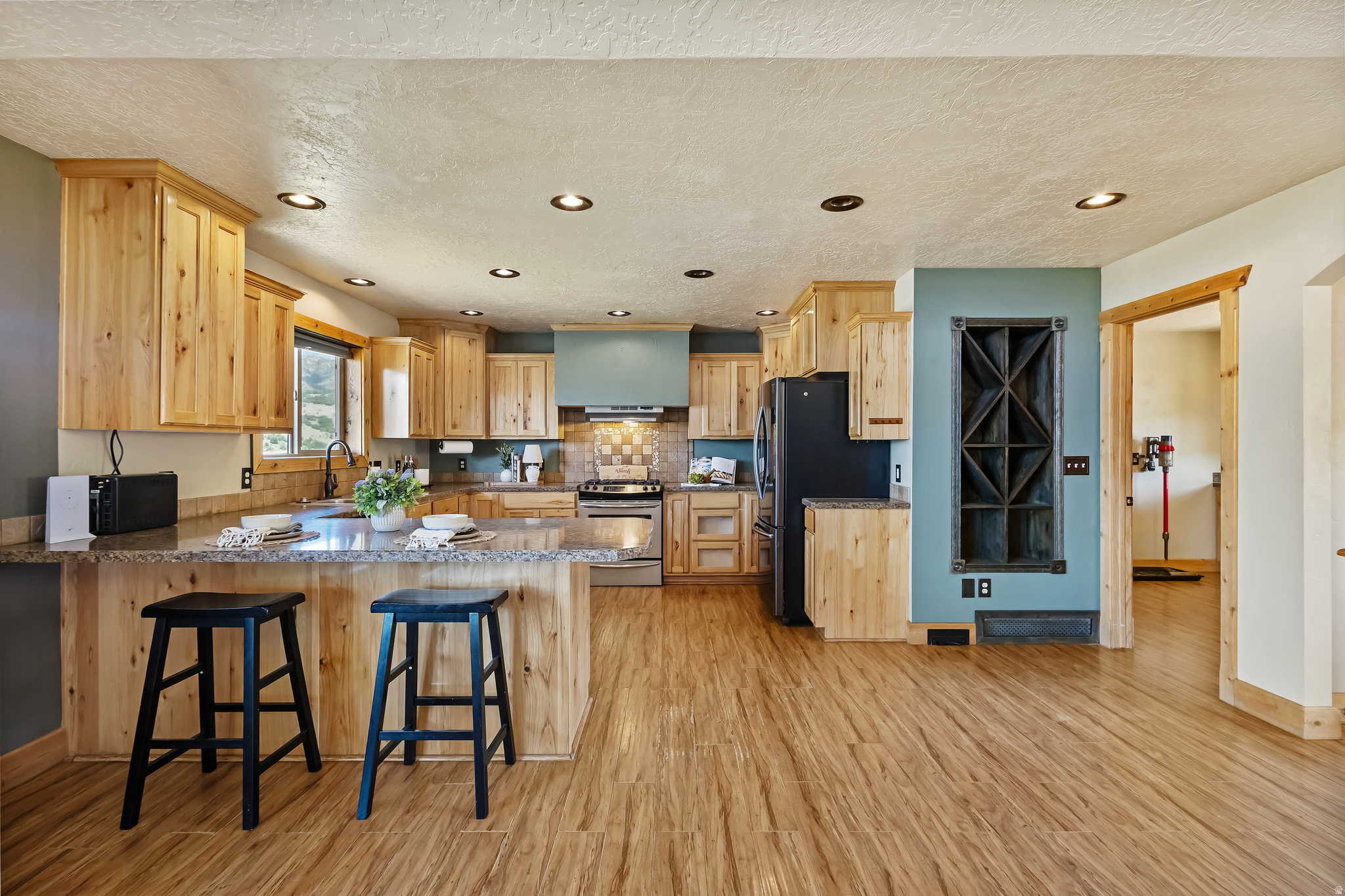 main property photo 12