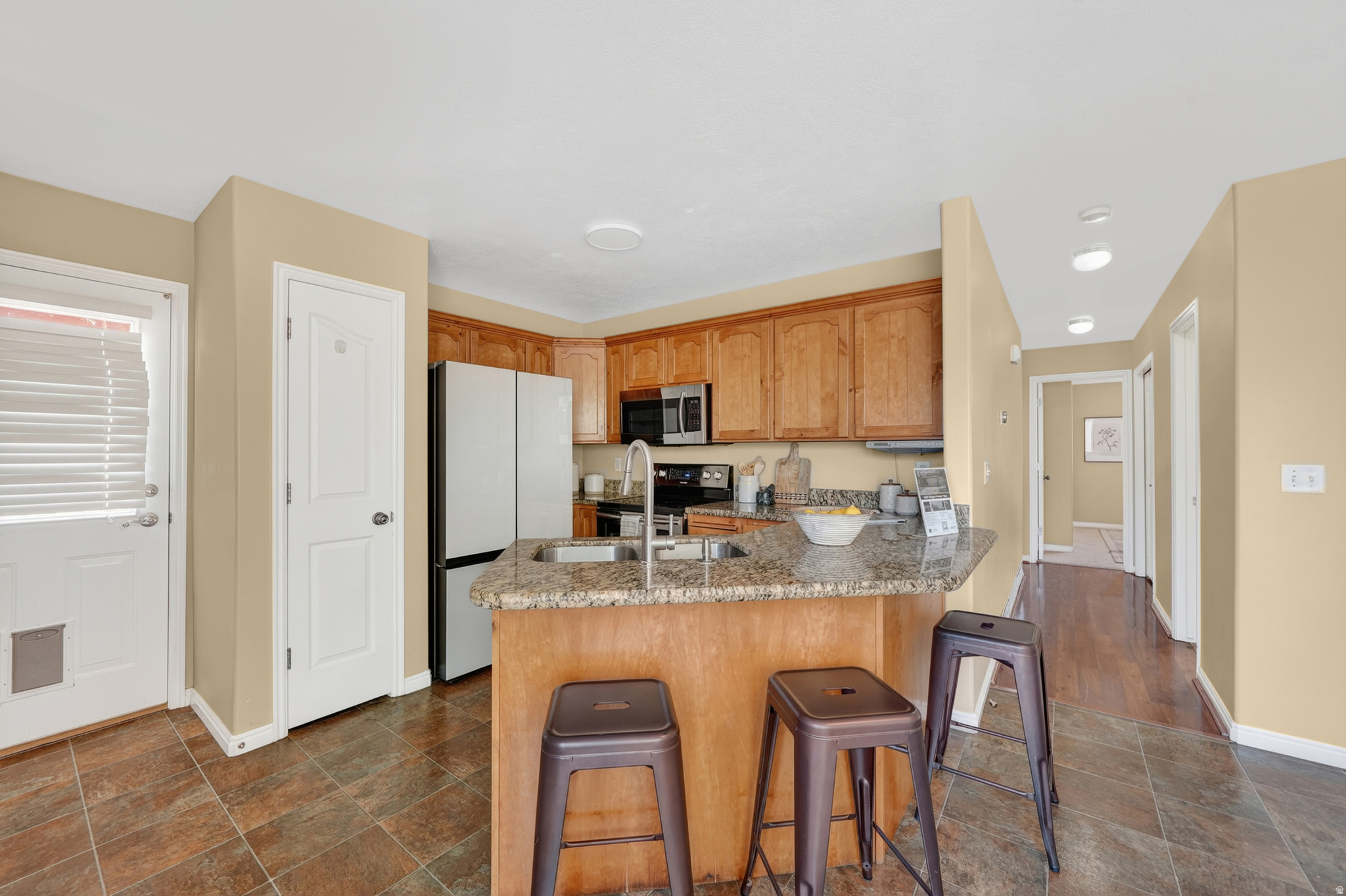 main property photo 6