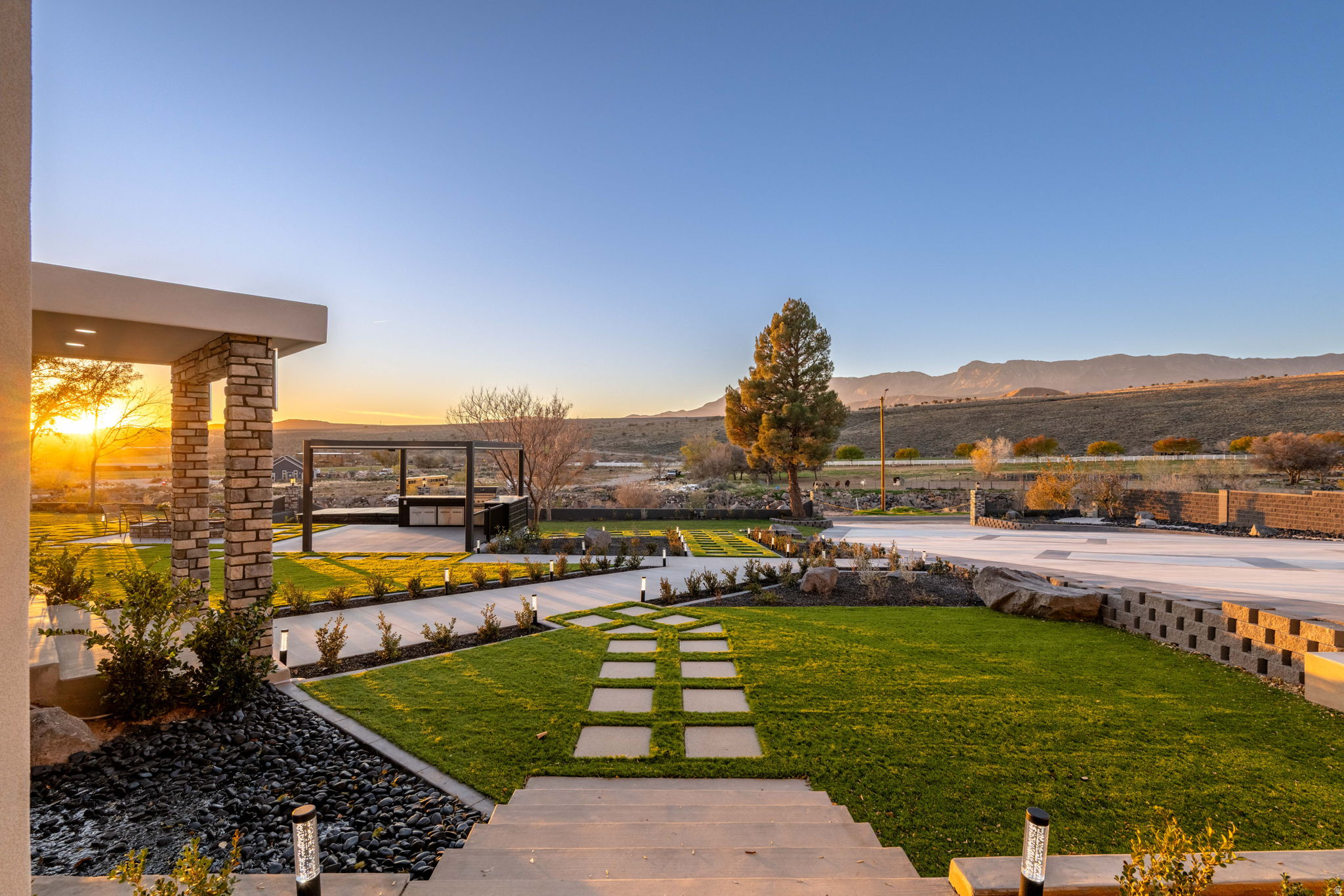main property photo 89
