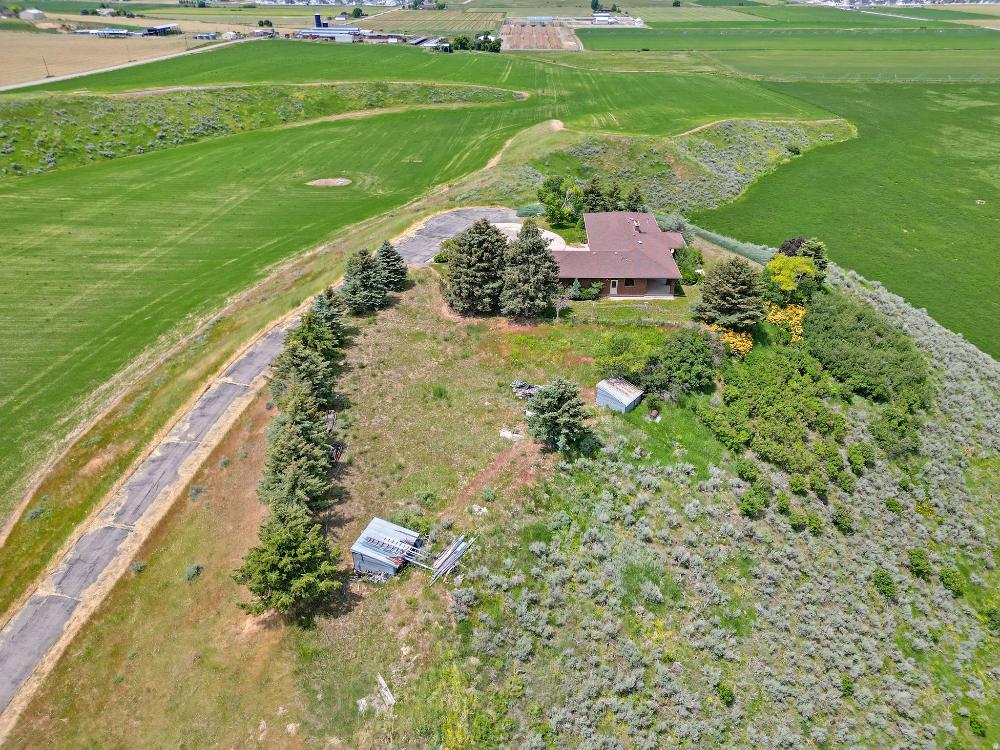 main property photo 30