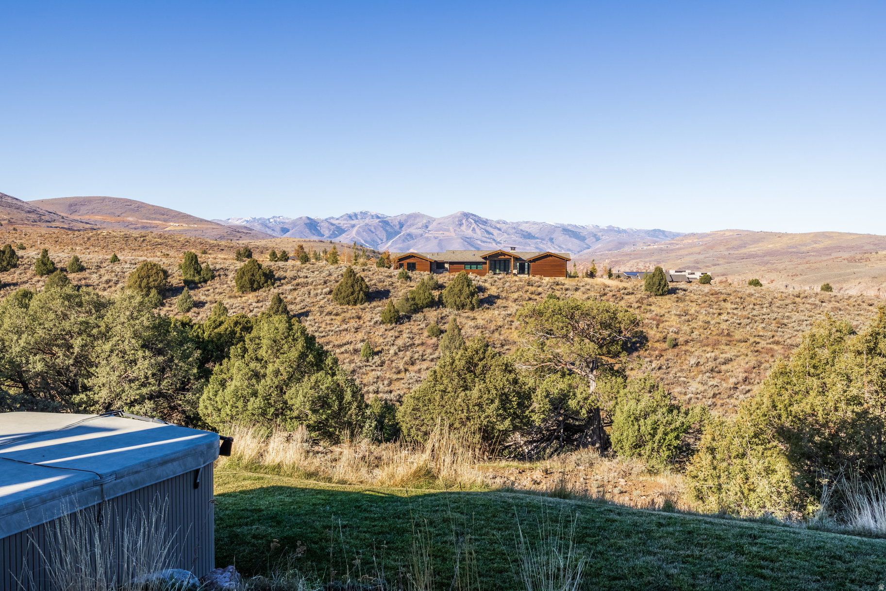 main property photo 19