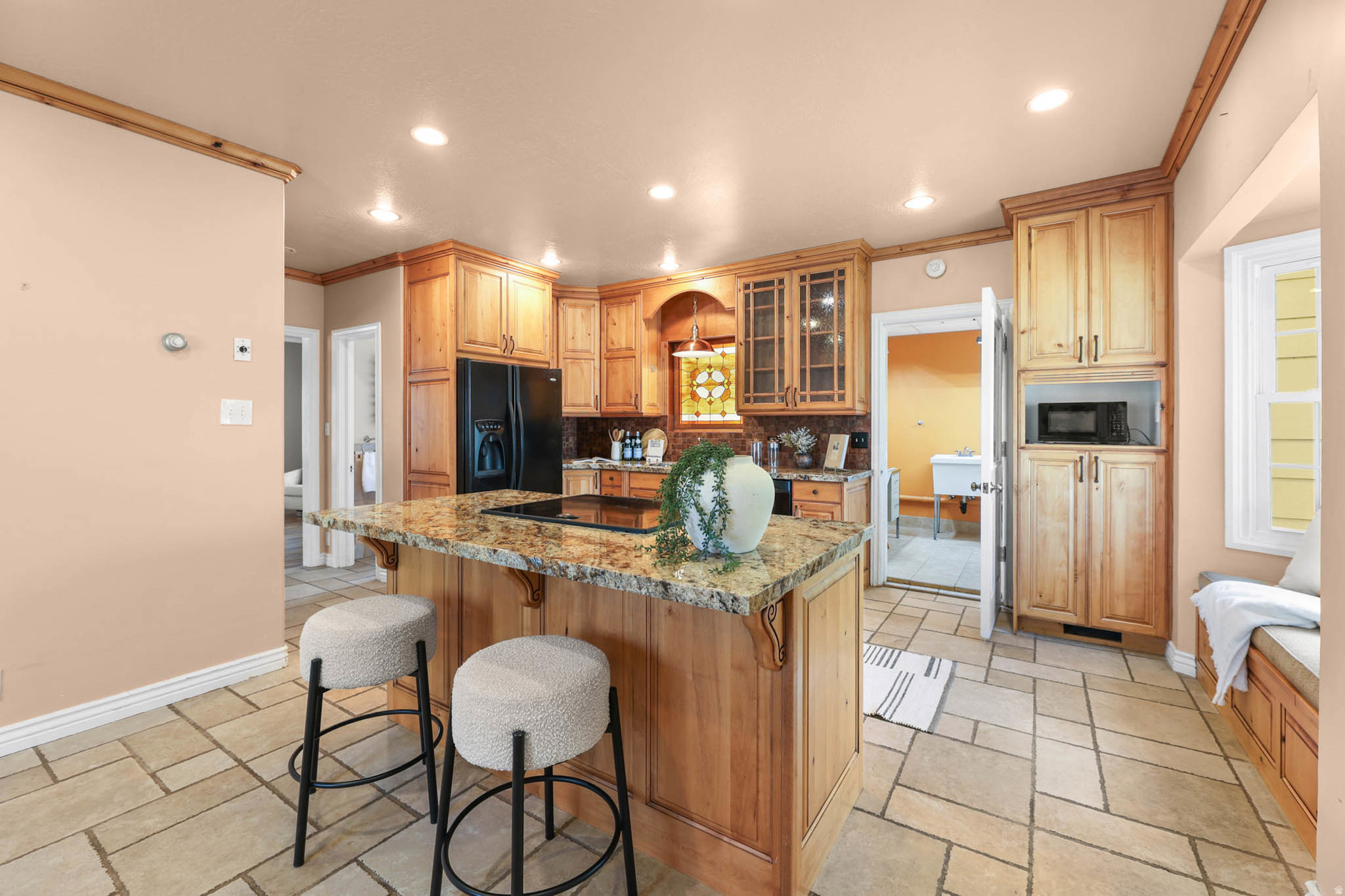 main property photo 10