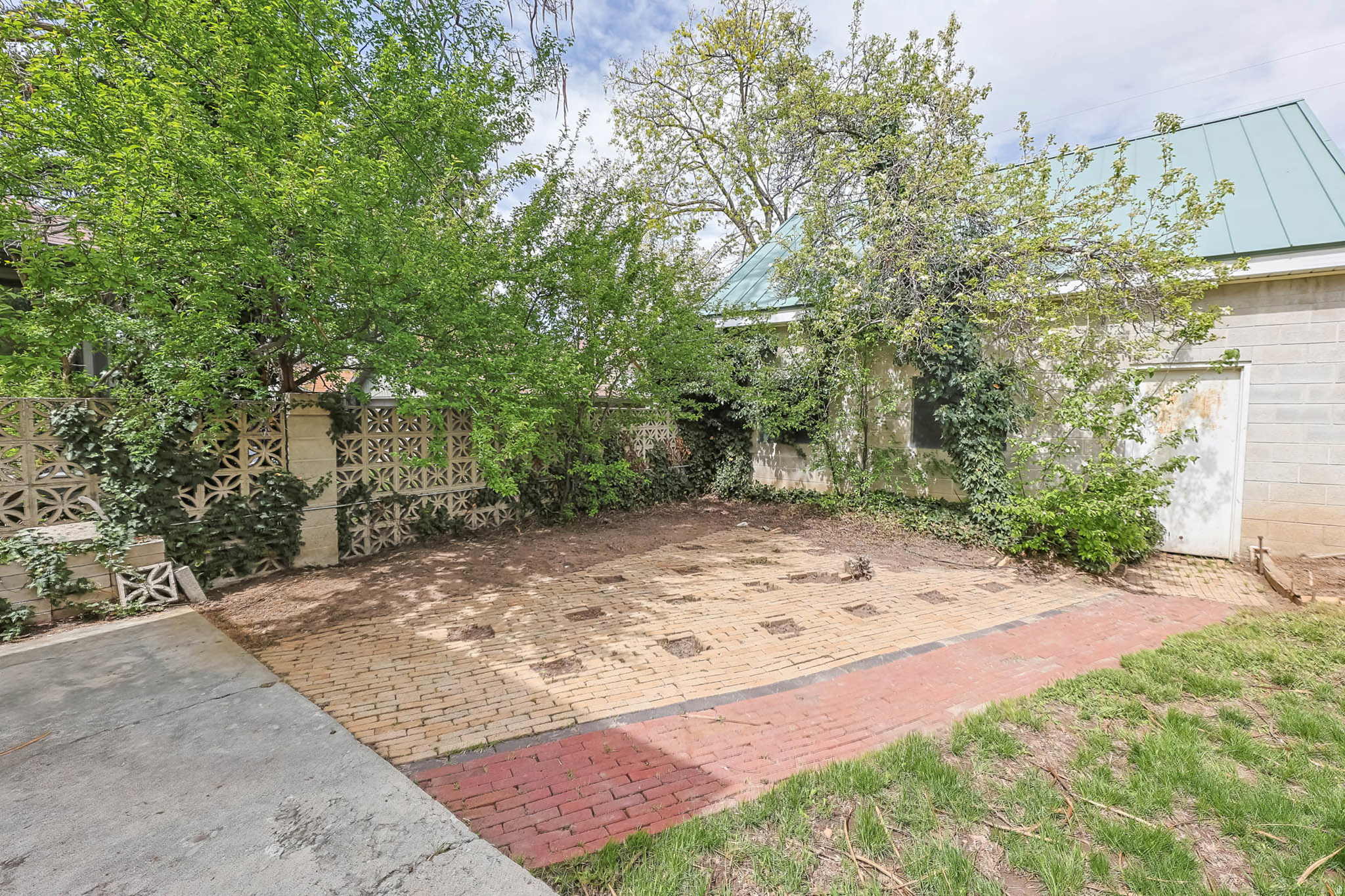 main property photo 44