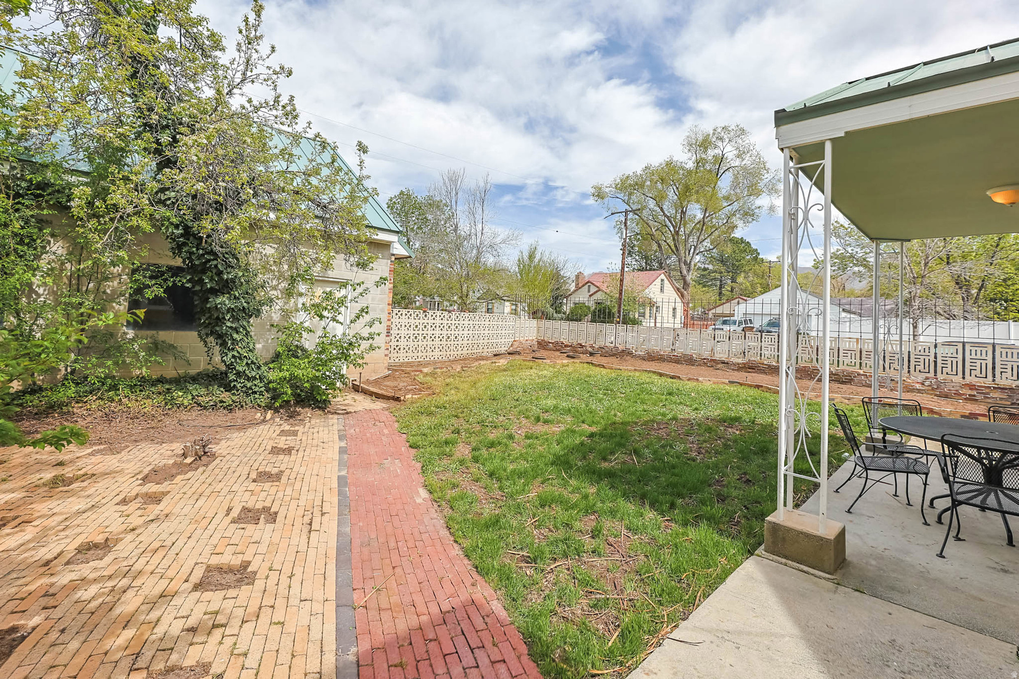 main property photo 45