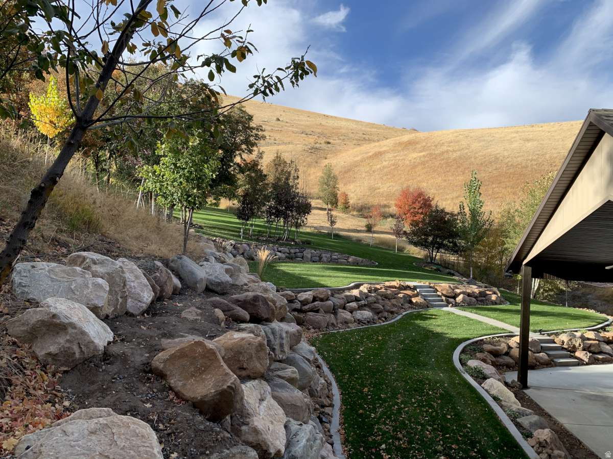 main property photo 40