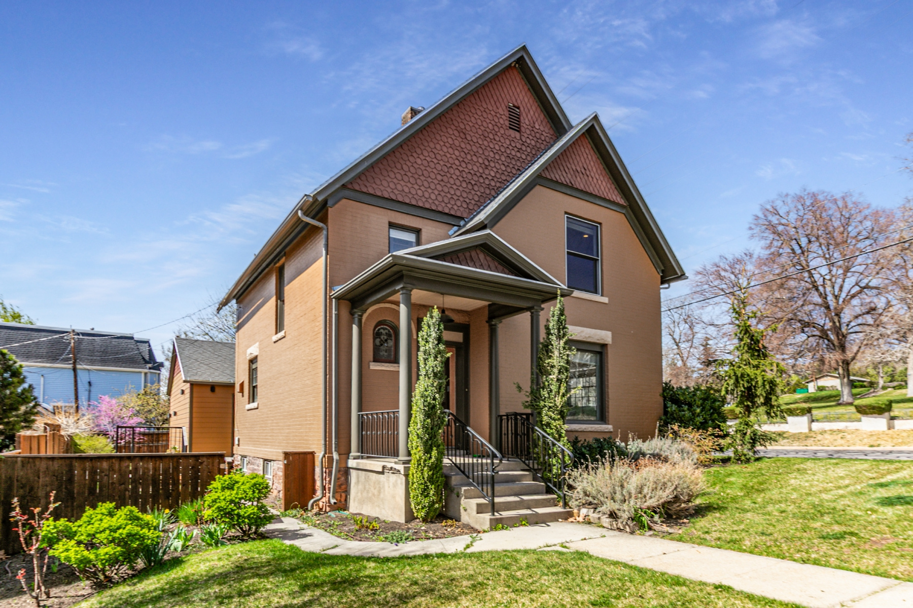 main property photo 2