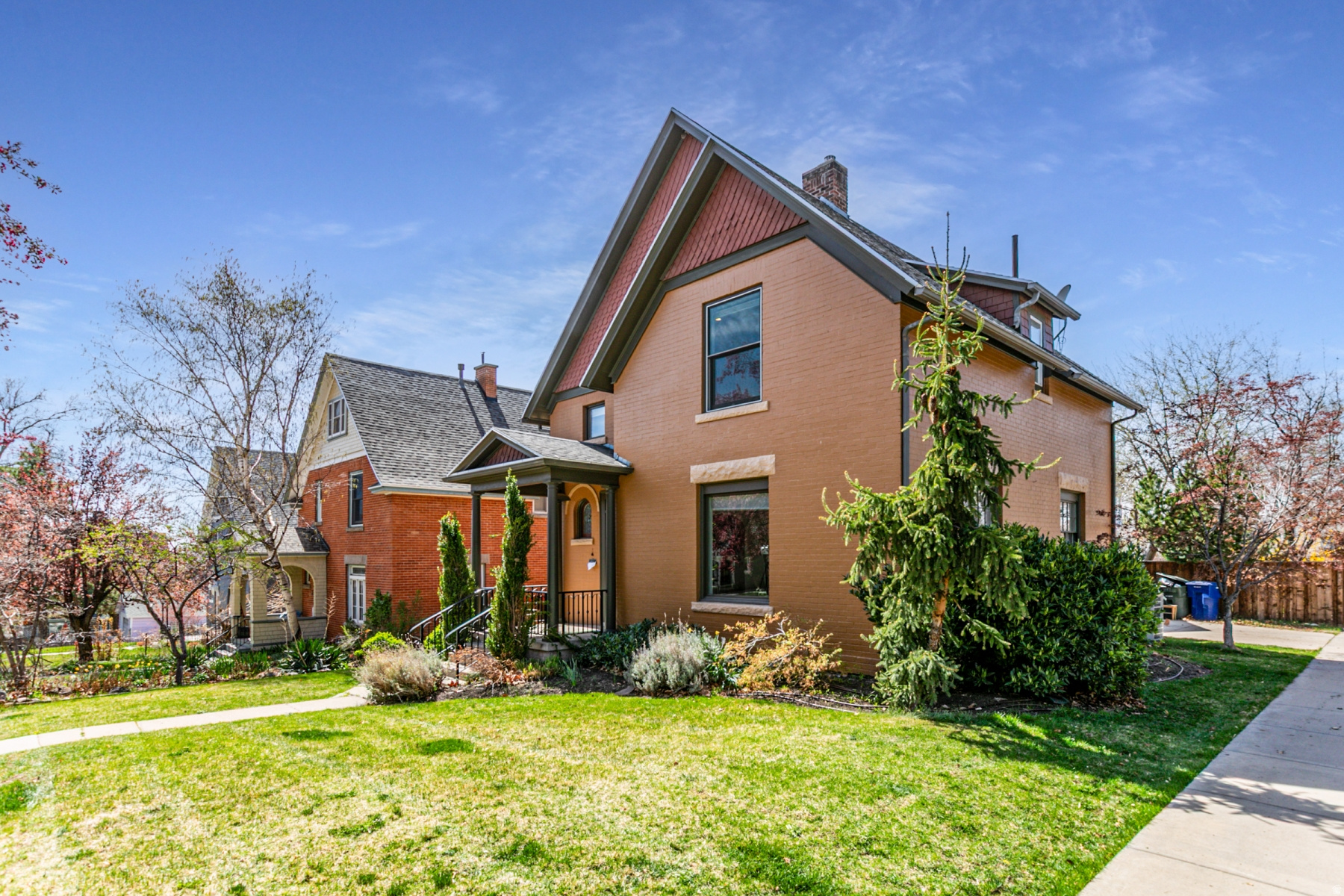main property photo 6