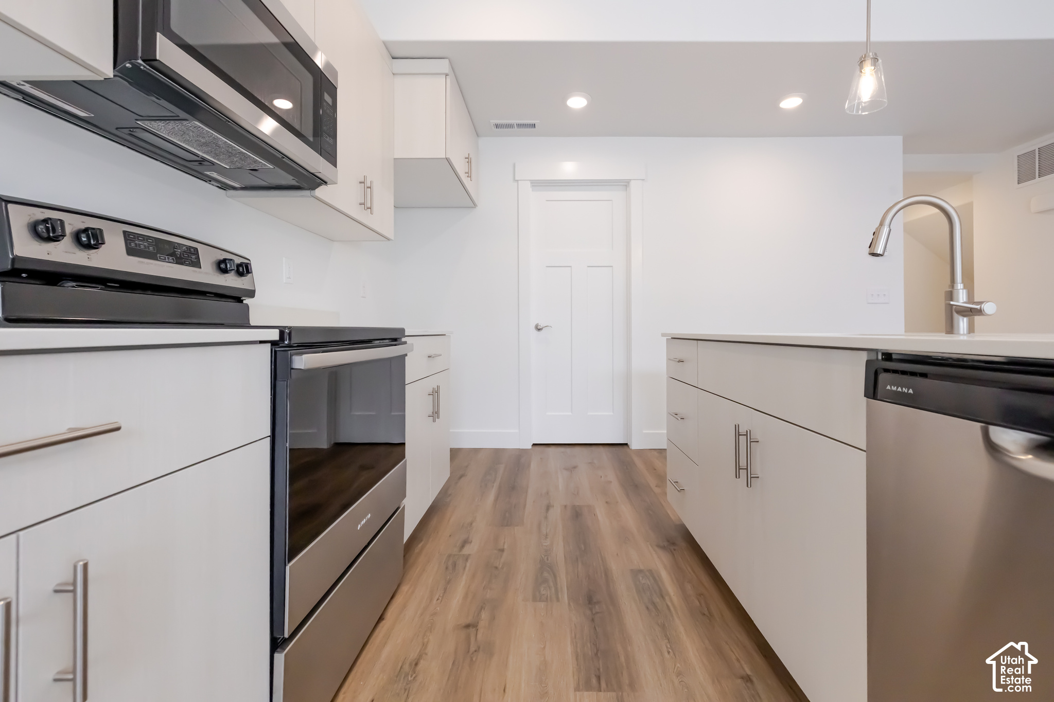 property viewer photo 9
