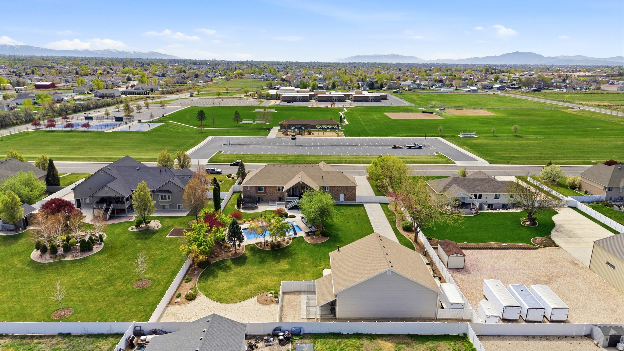 main property photo 78