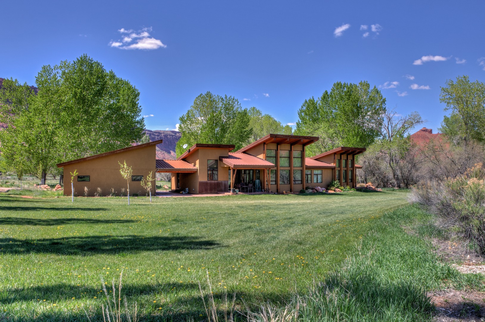 main property photo 0