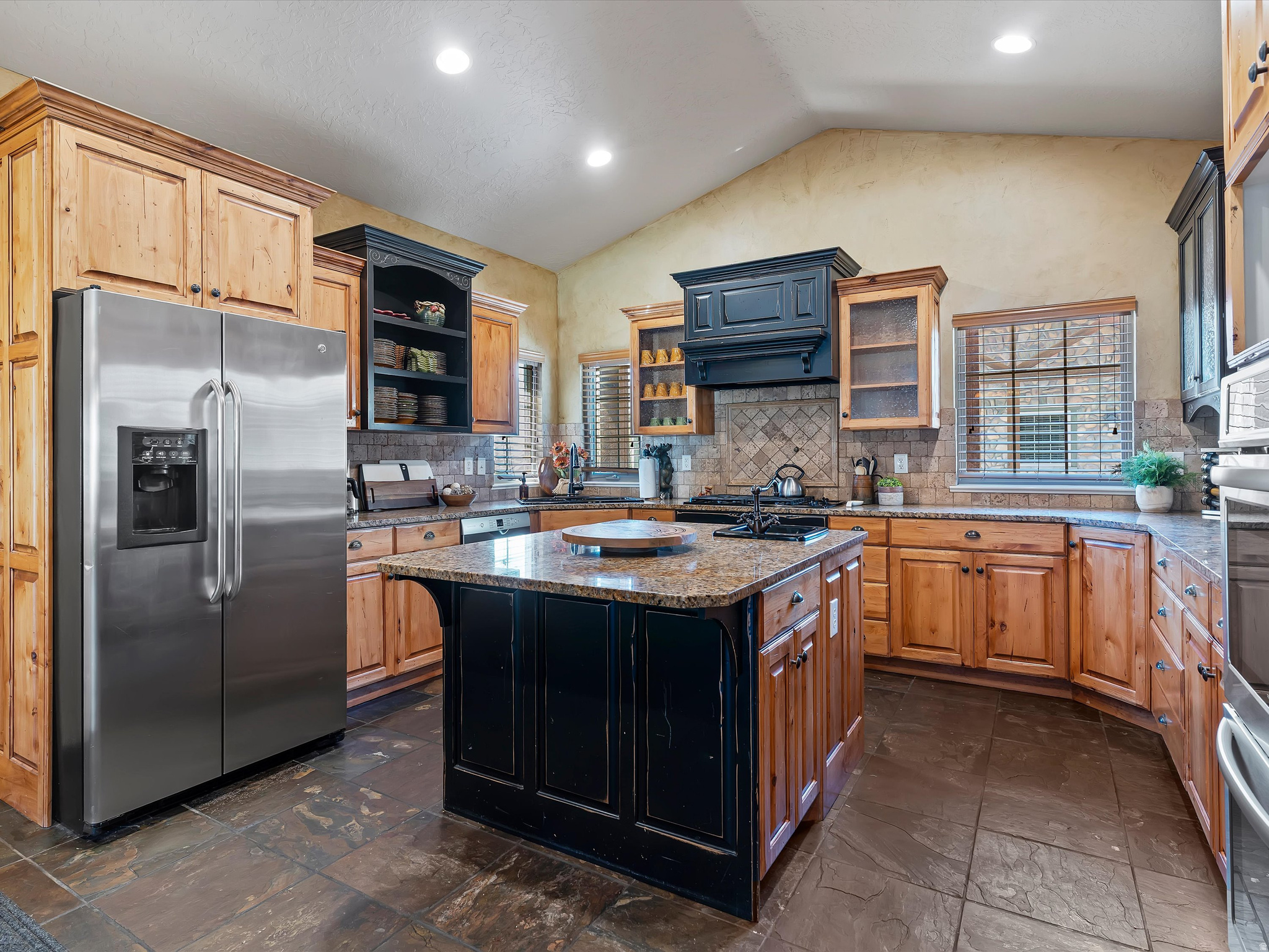 main property photo 11