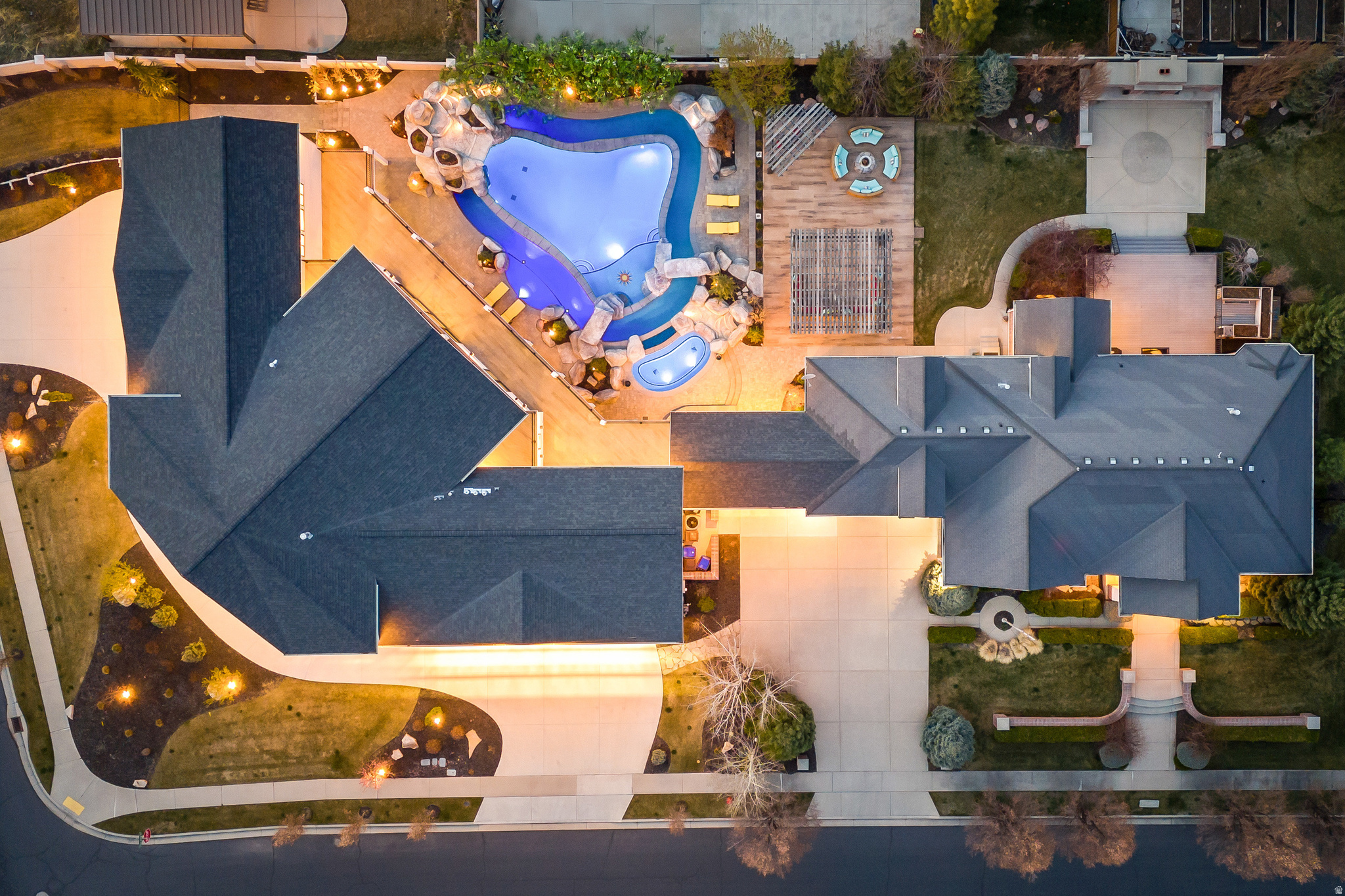 main property photo 17