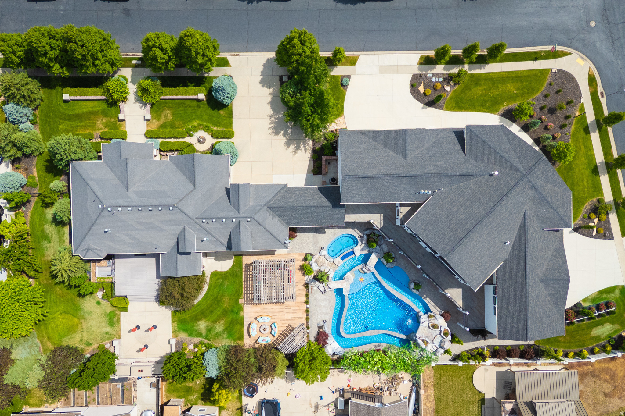 main property photo 80