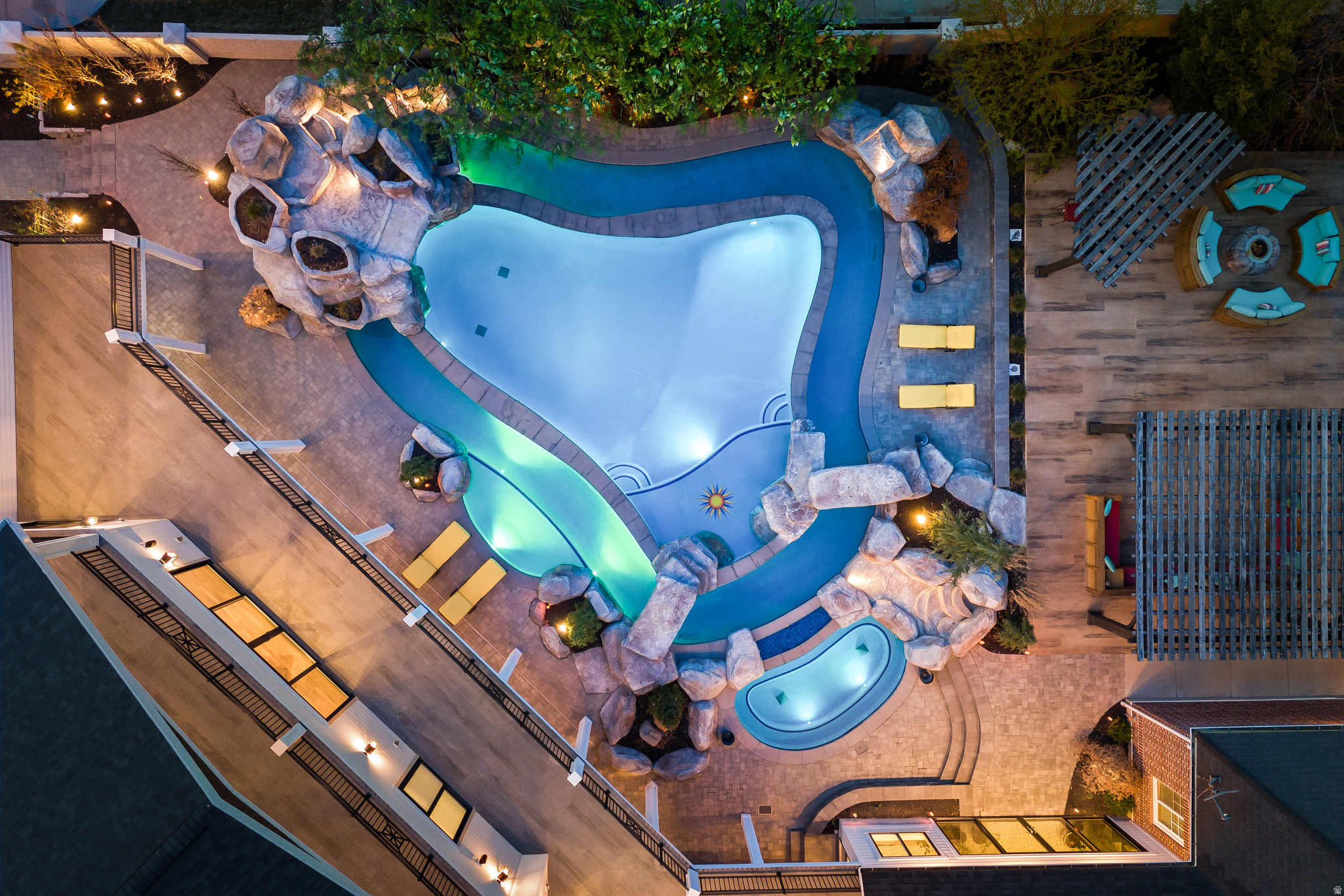 main property photo 9