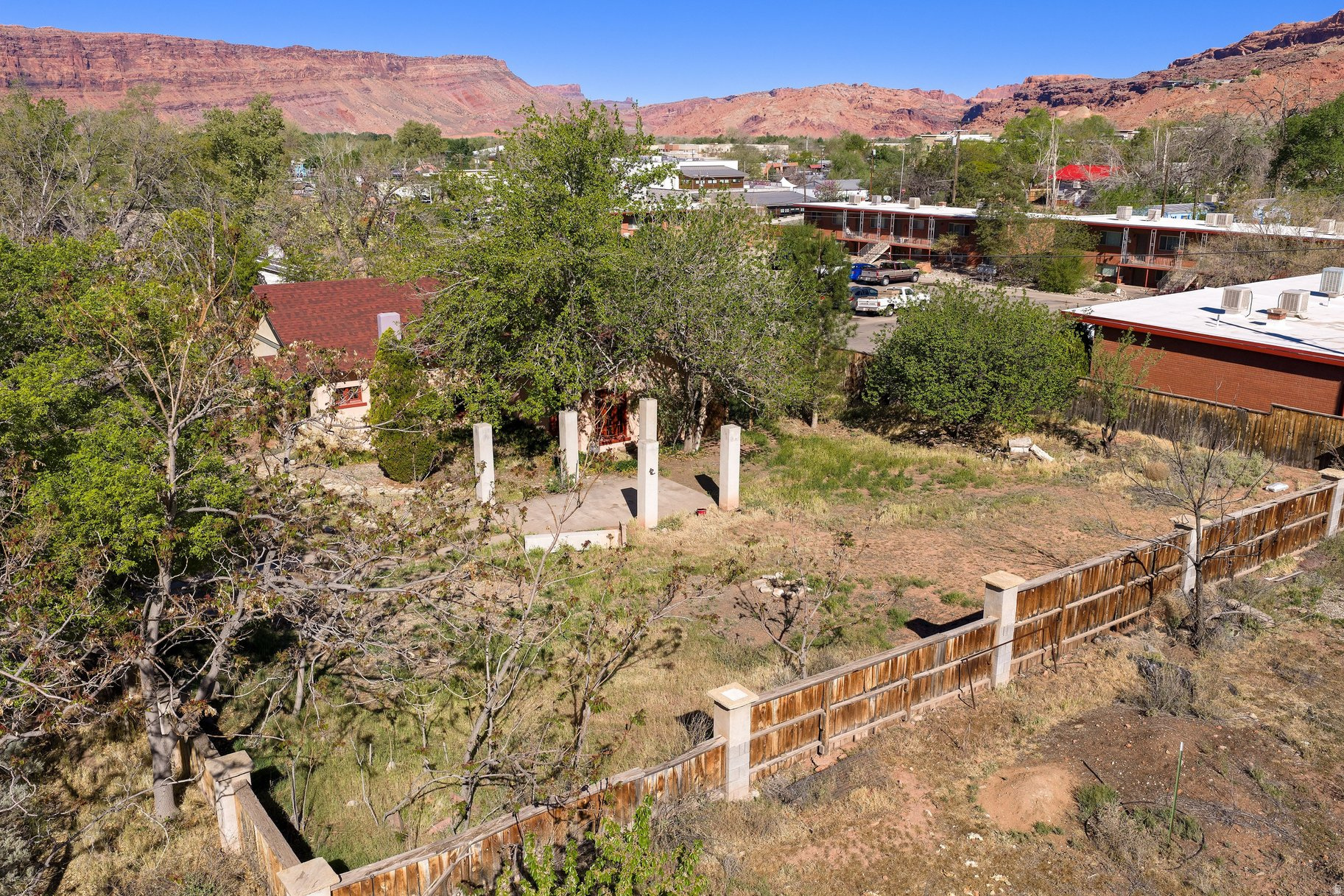 main property photo 23