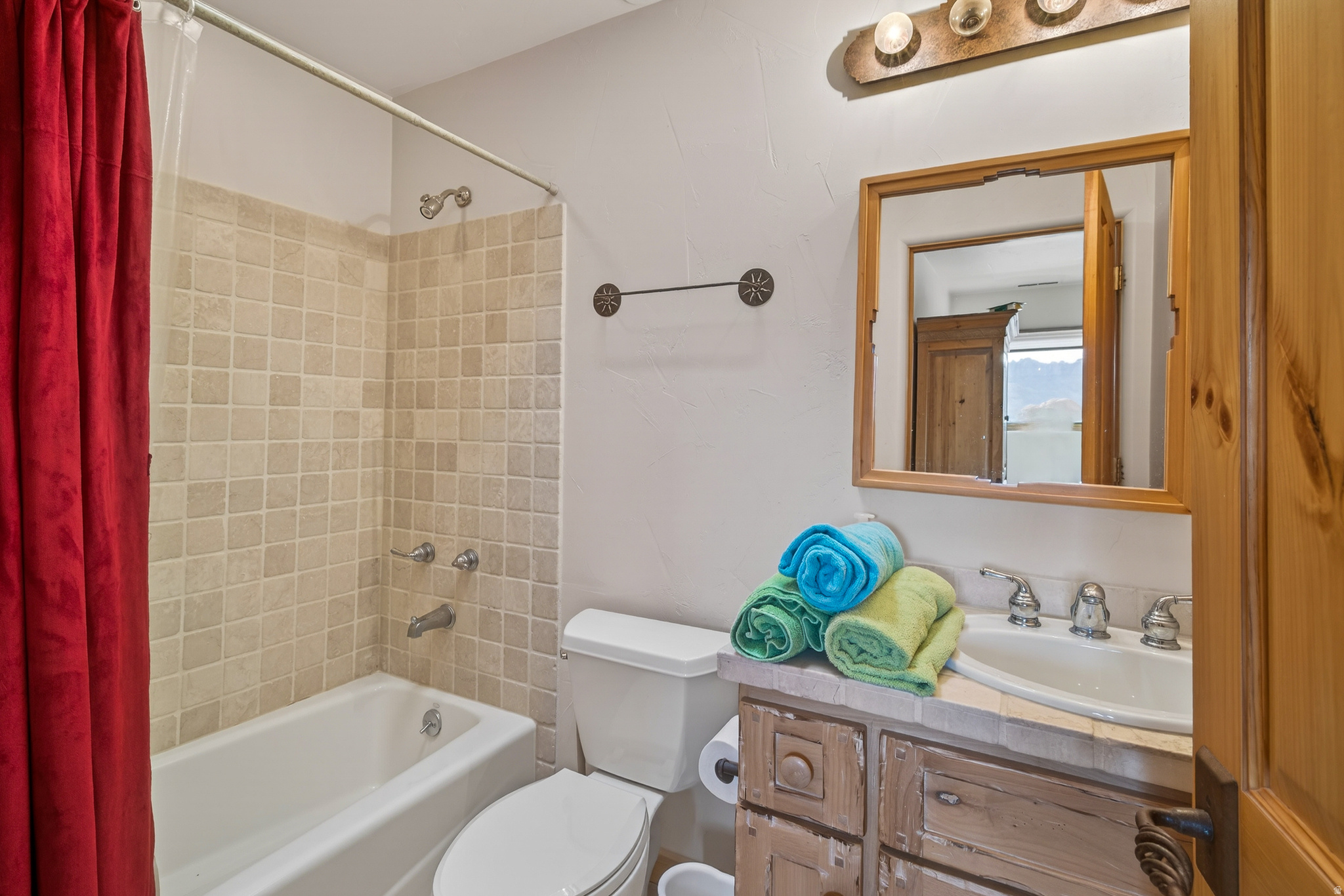 main property photo 78