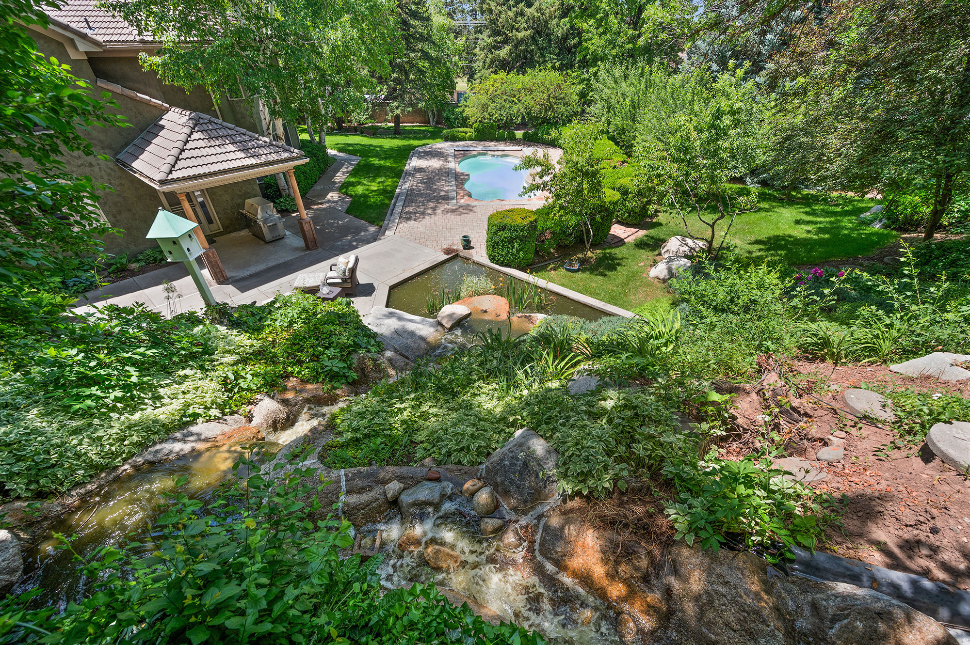 main property photo 16