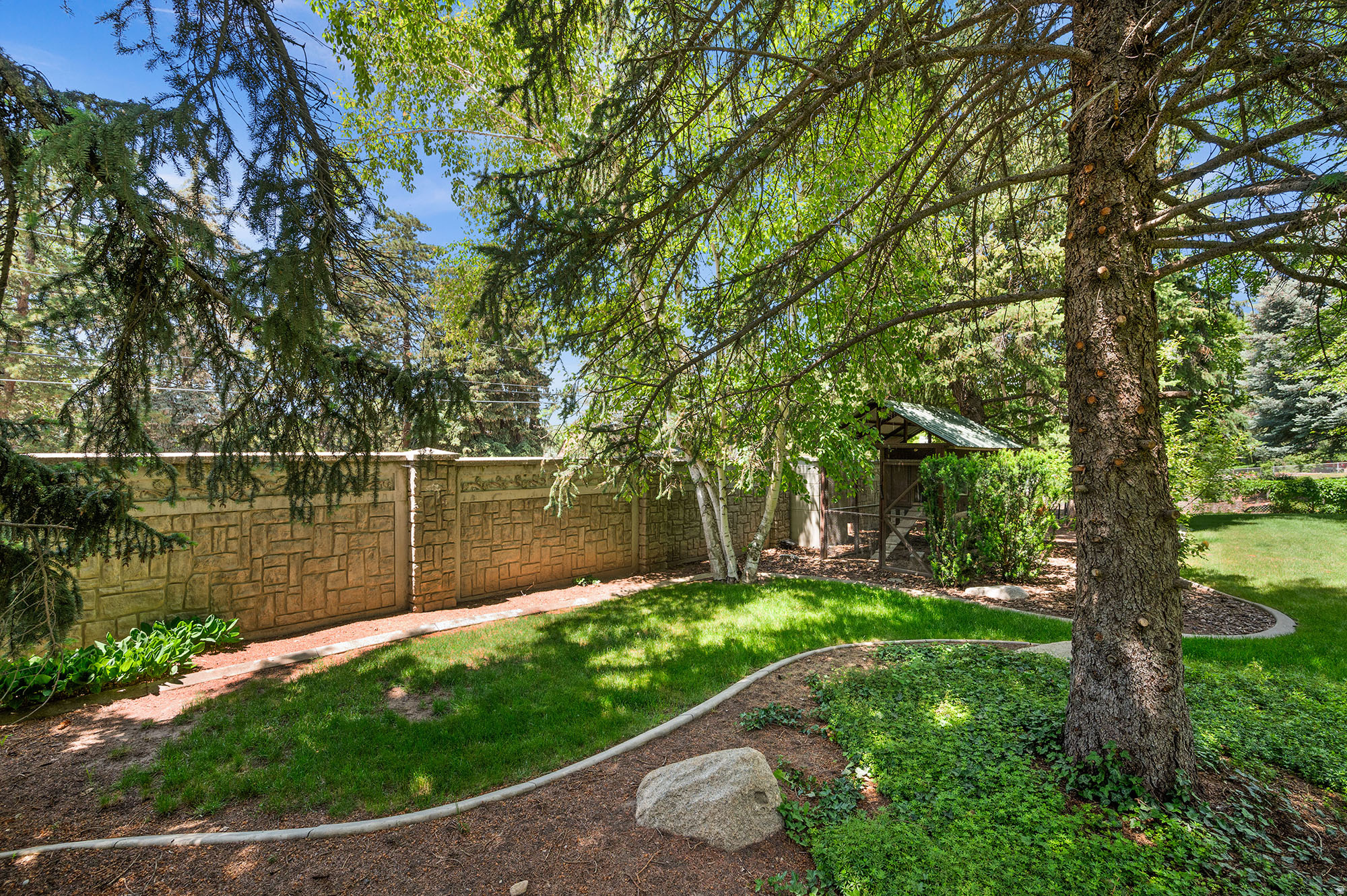 main property photo 17