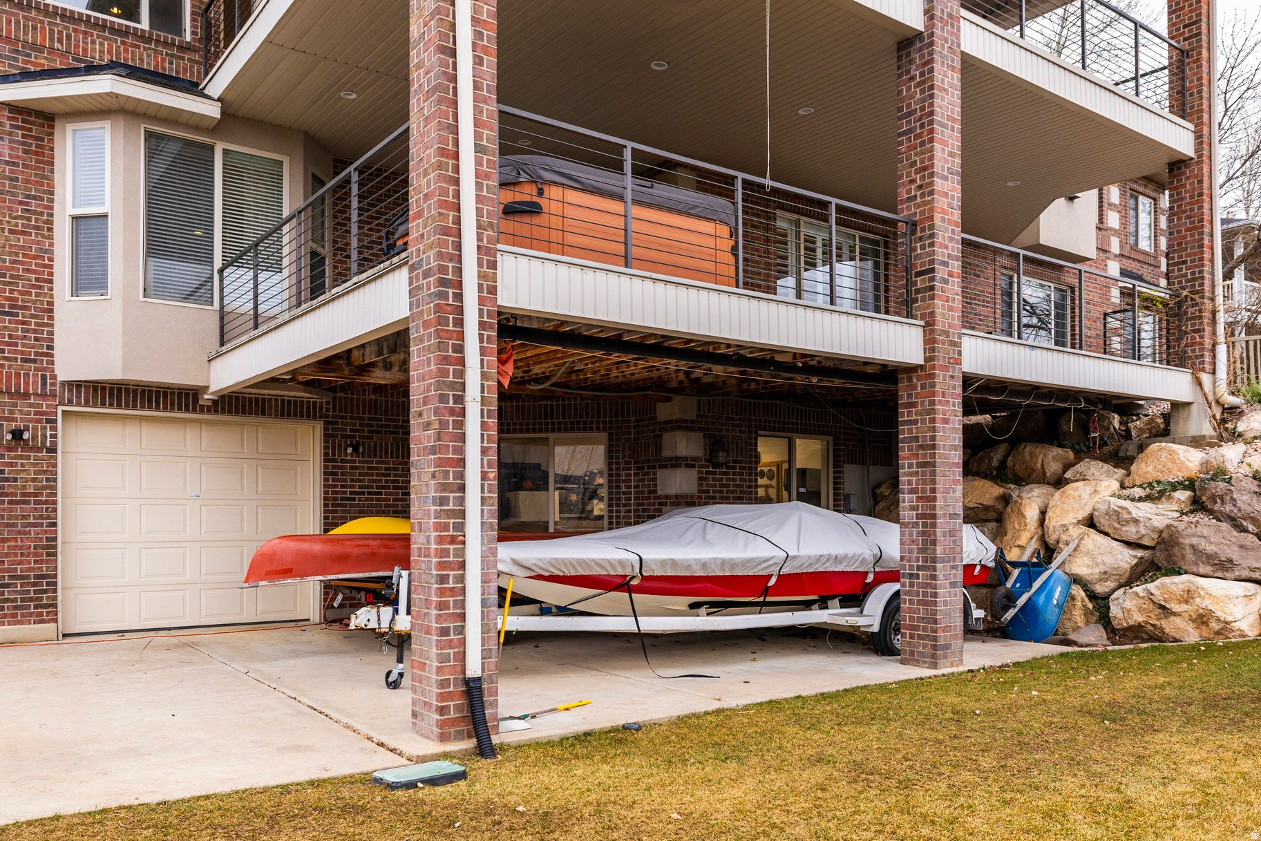 main property photo 44