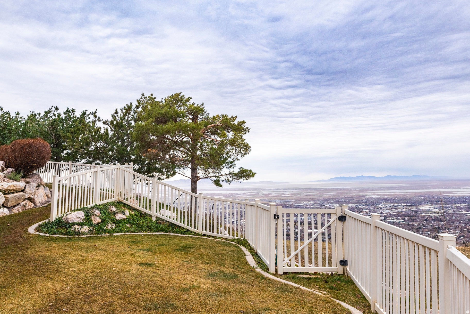 main property photo 45