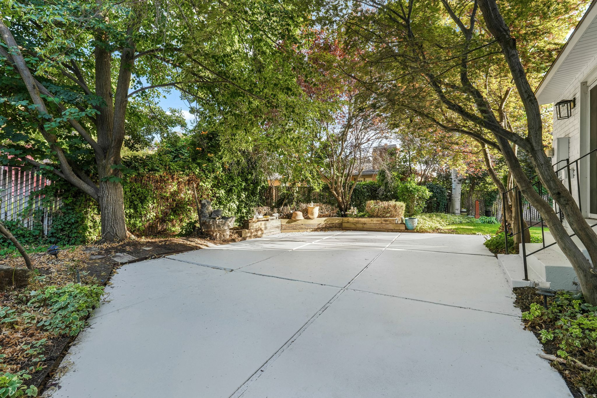 main property photo 31