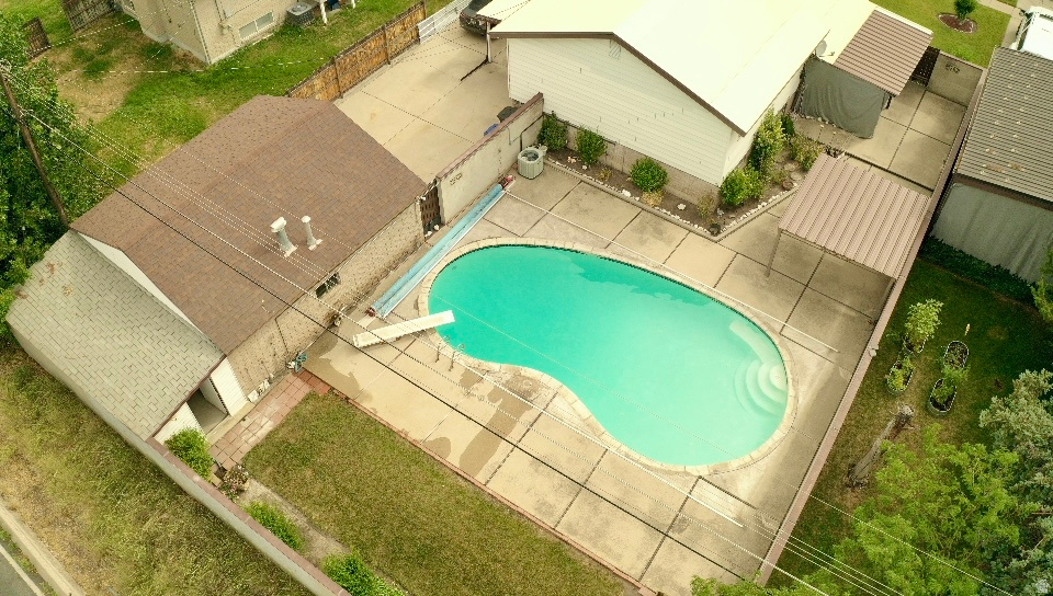 main property photo 18