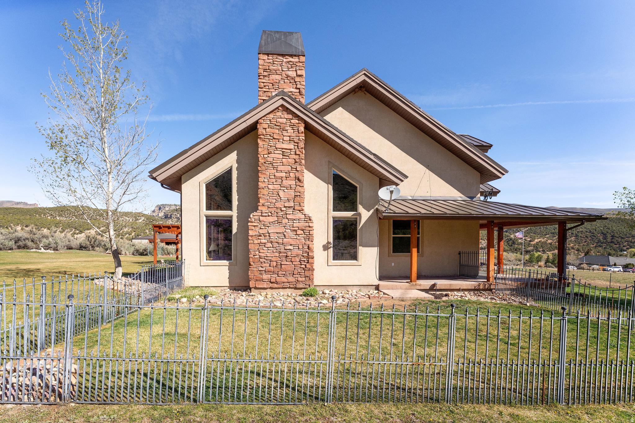 main property photo 36