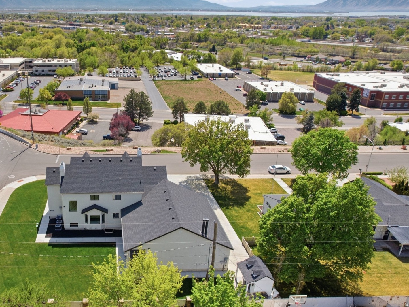 main property photo 50
