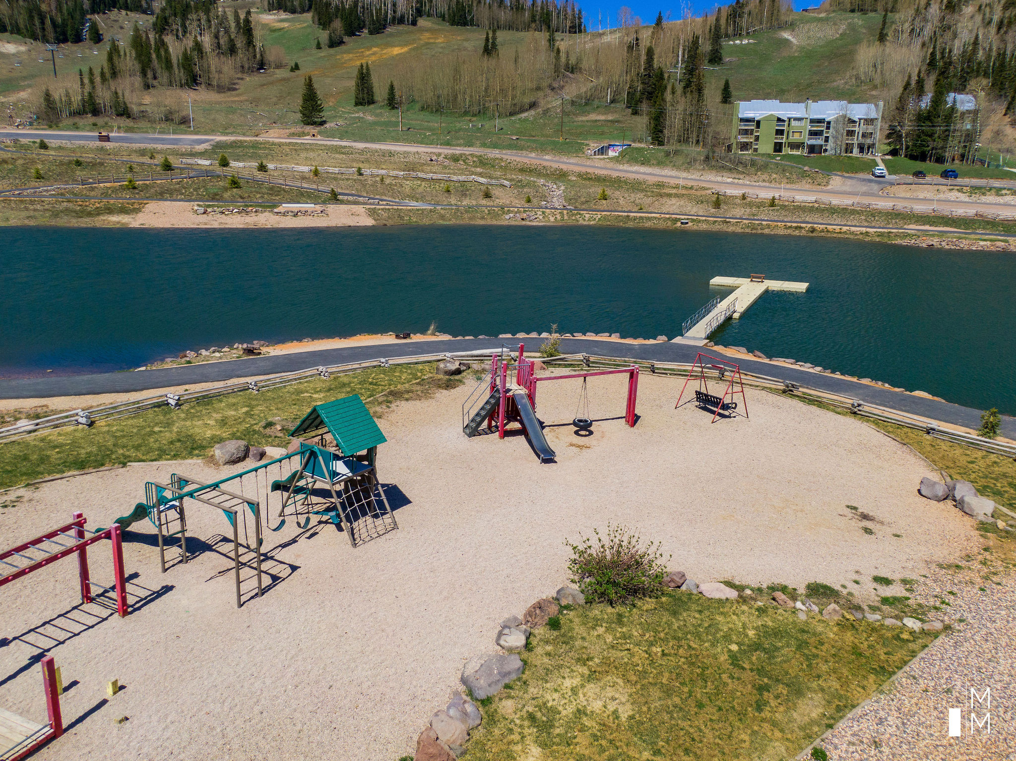 main property photo 37