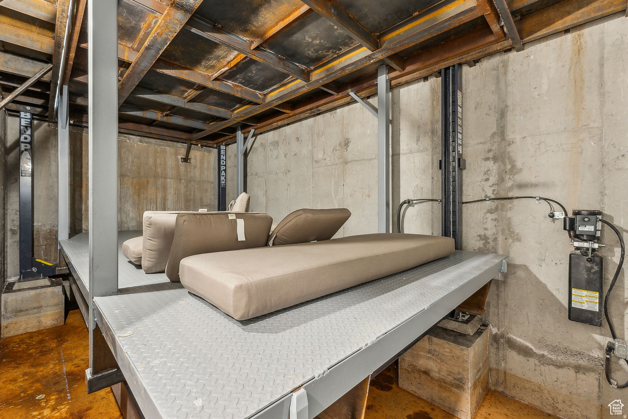 main property photo 45
