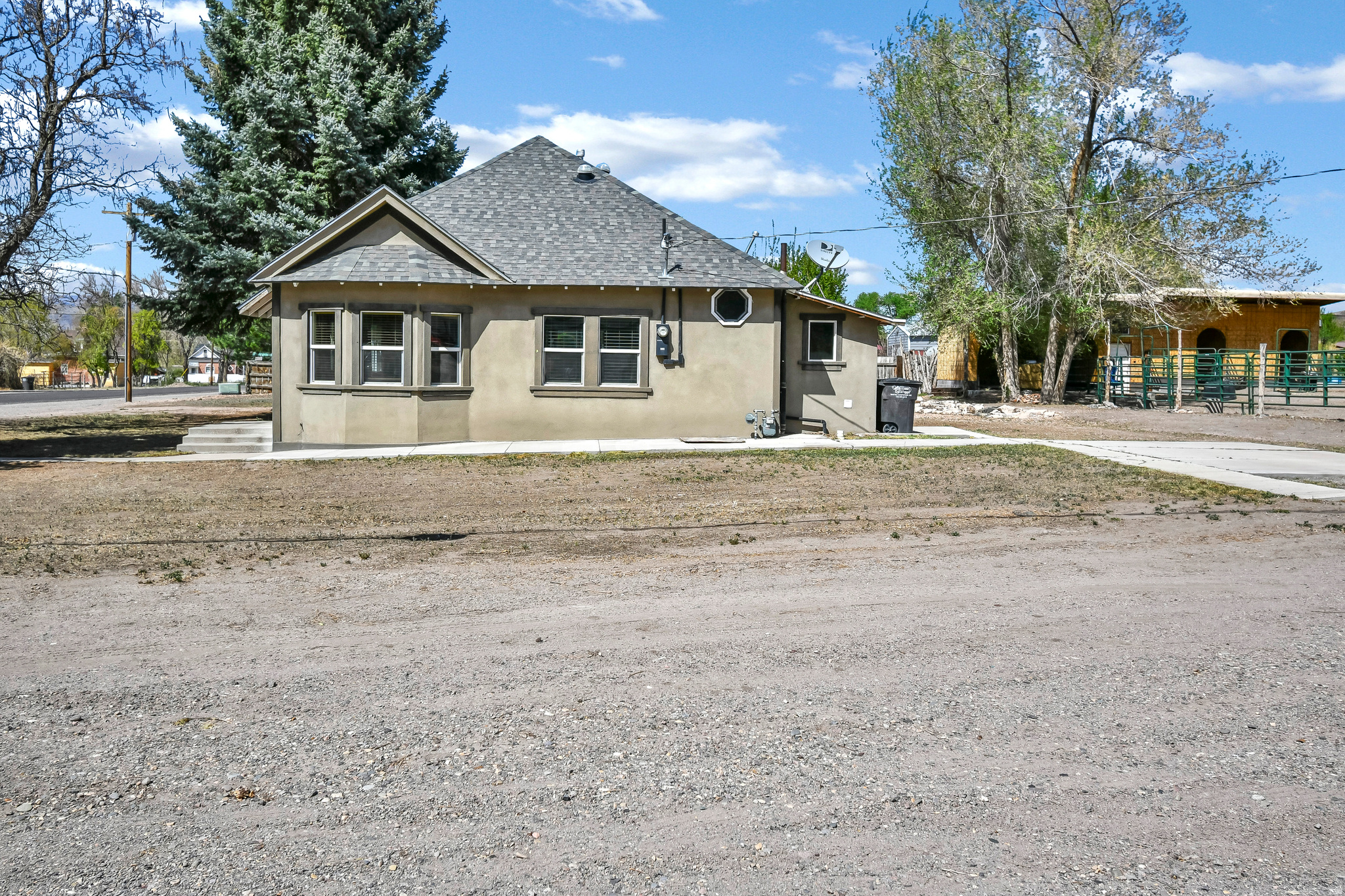 main property photo 37