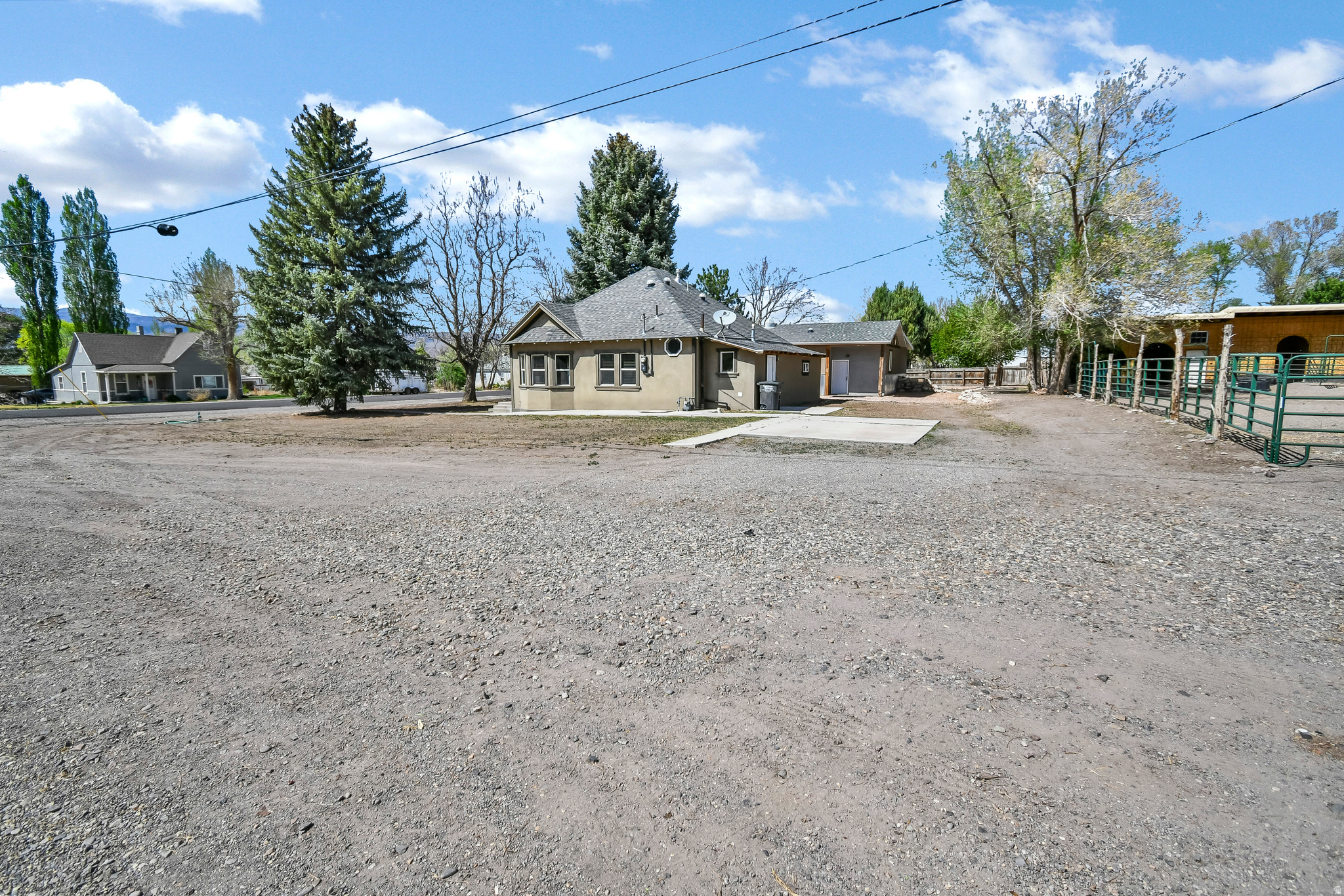 main property photo 38