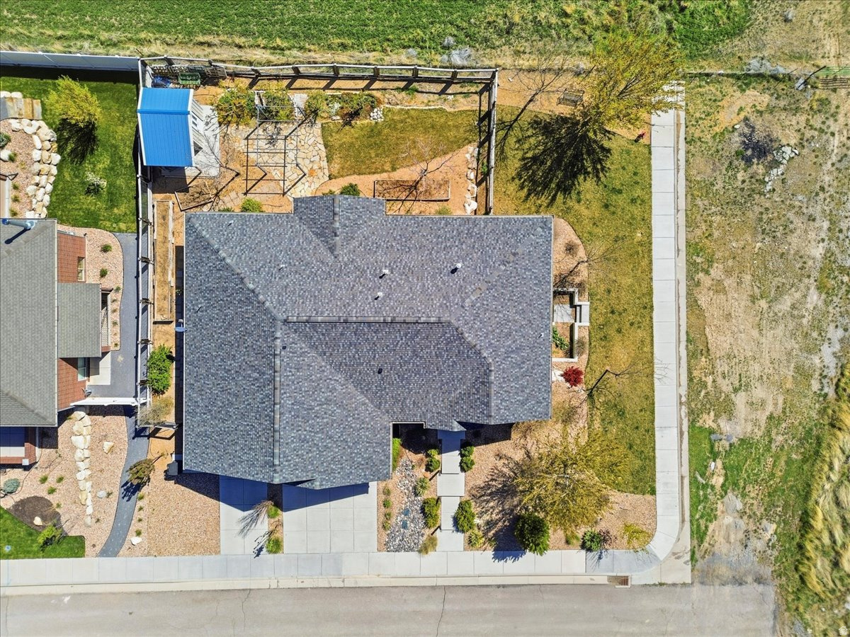 main property photo 47