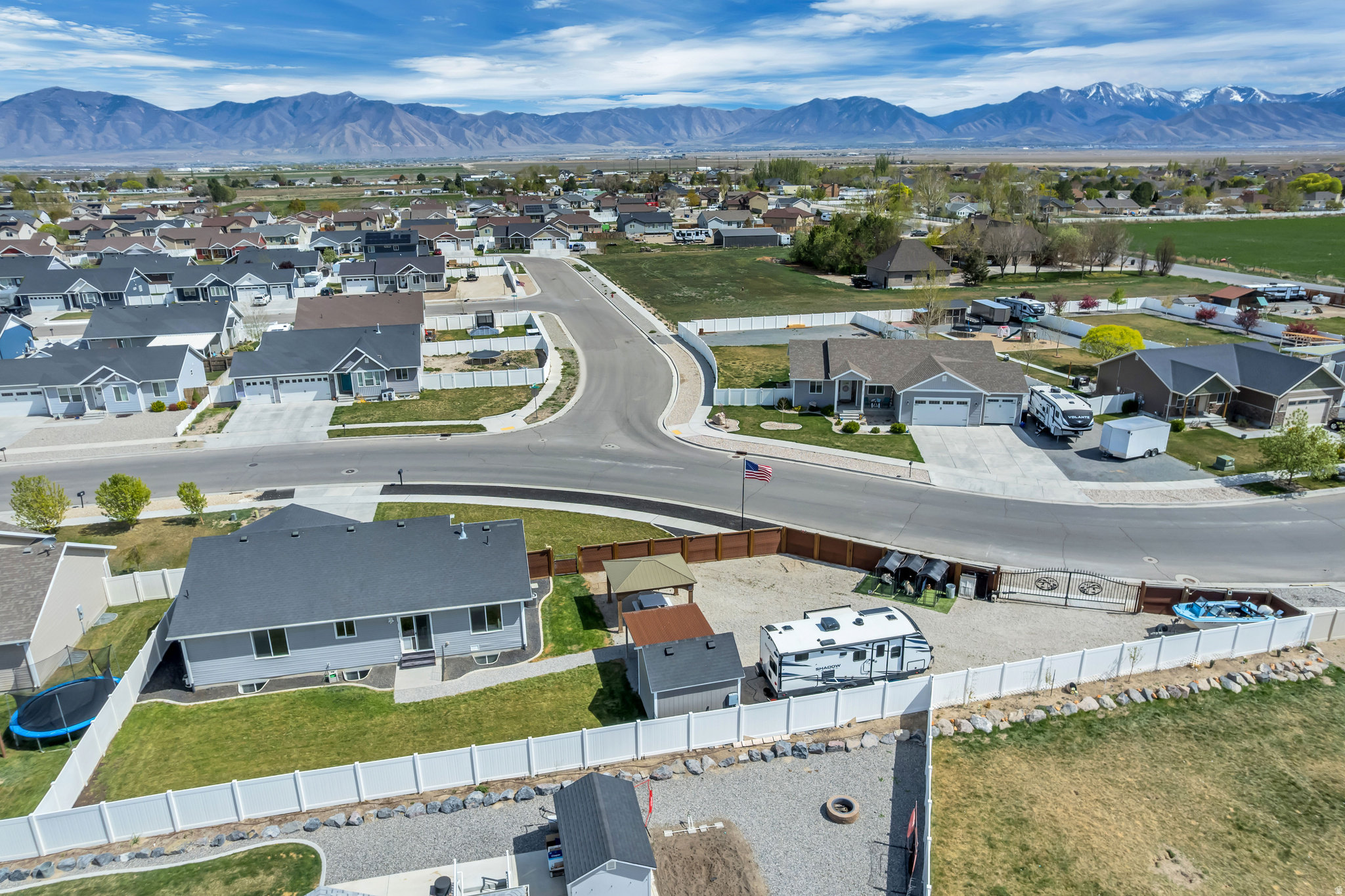 main property photo 37