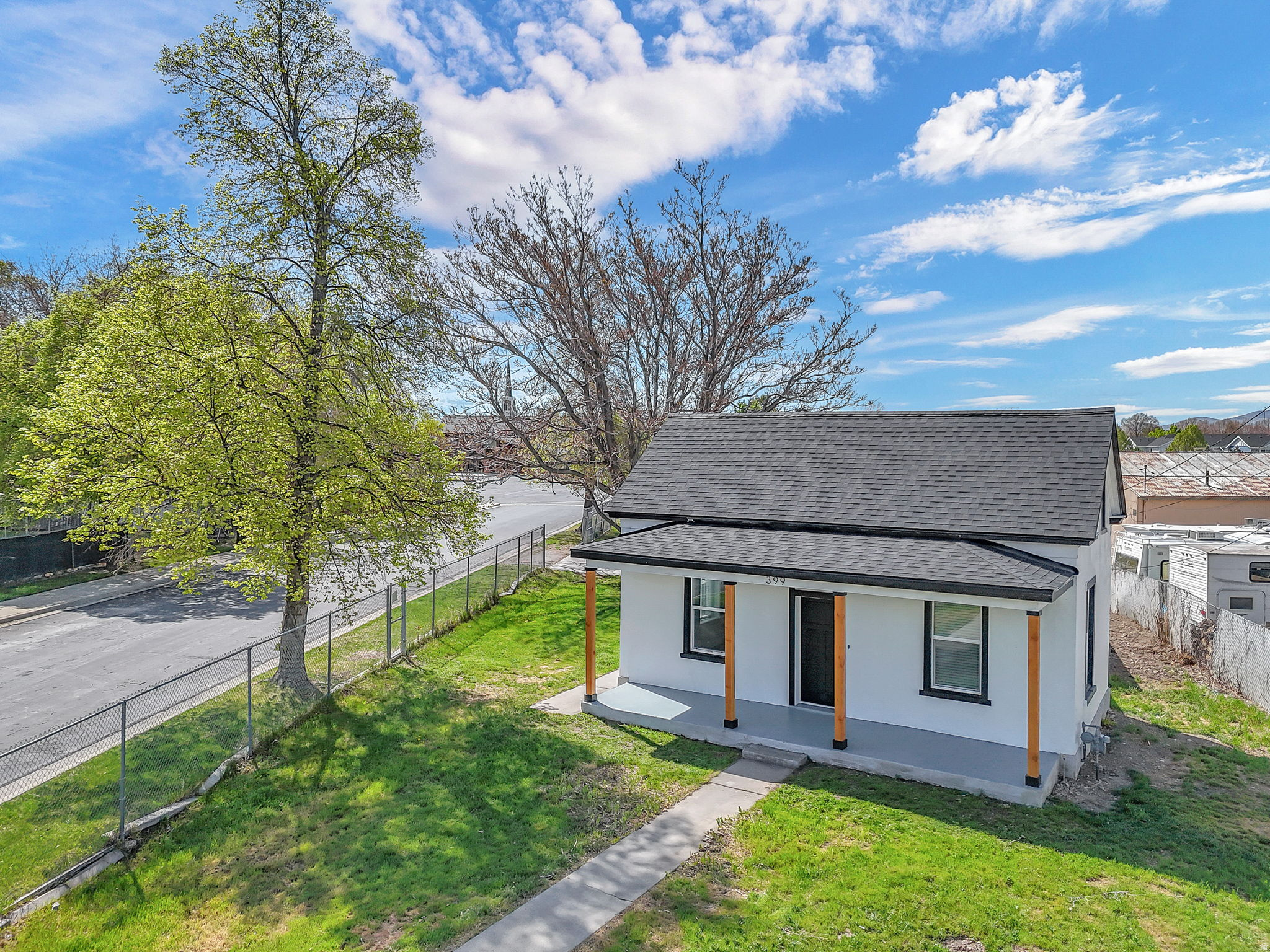 main property photo 30