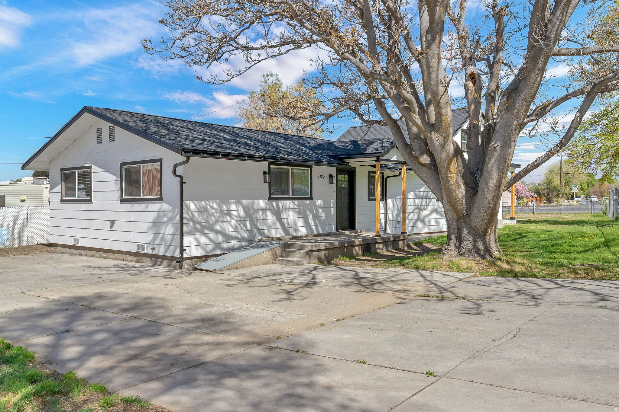 main property photo 41