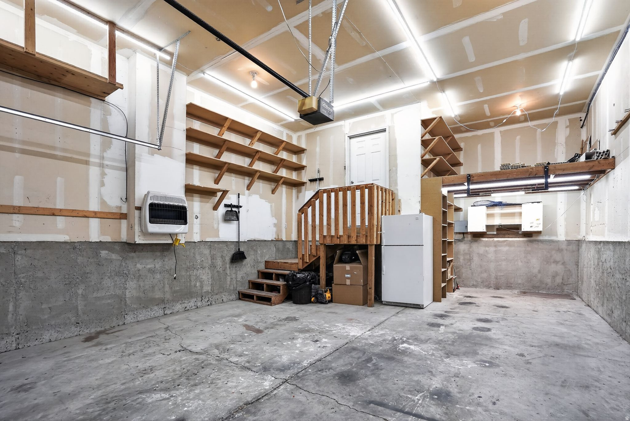 main property photo 45