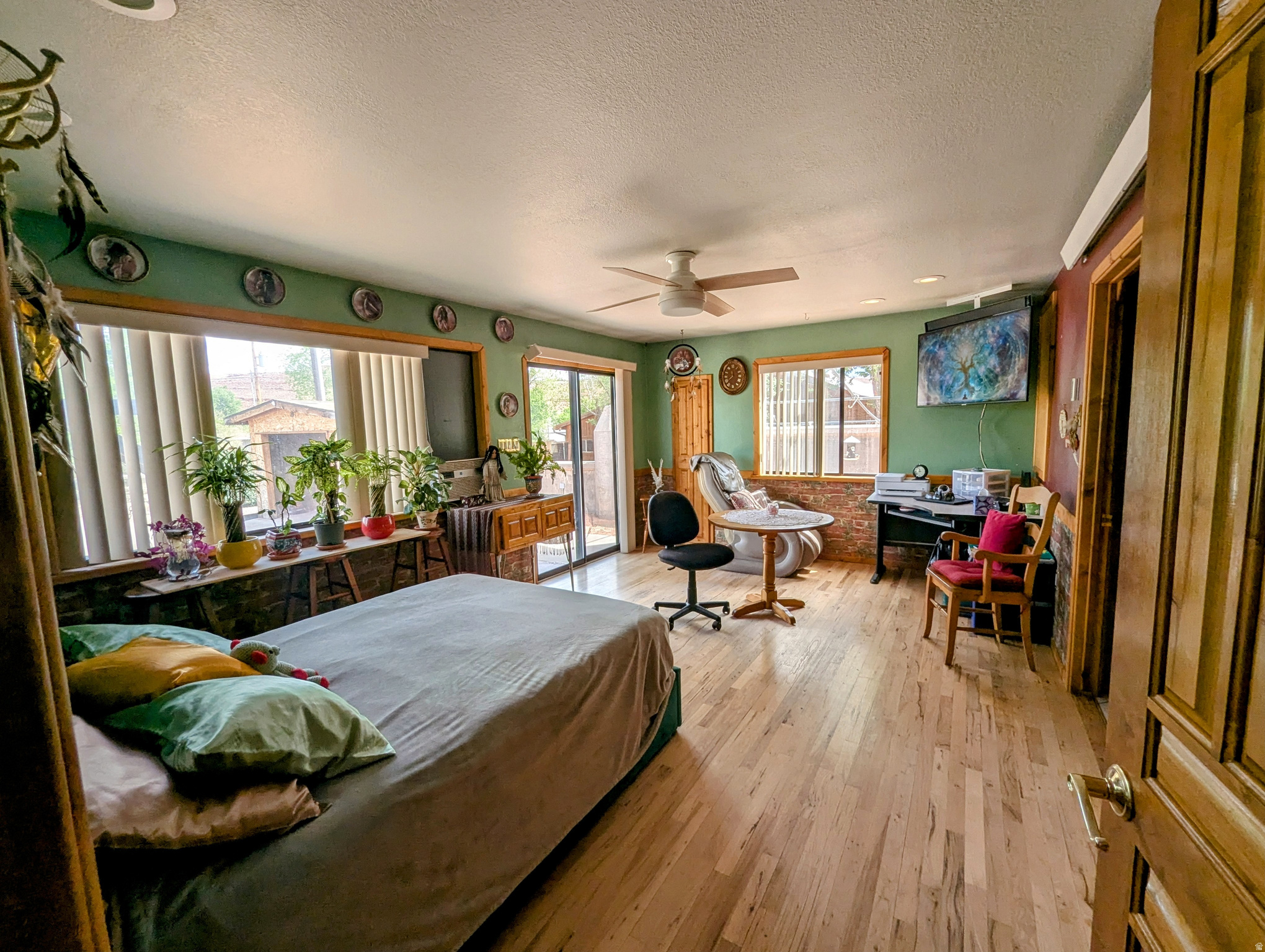 main property photo 7