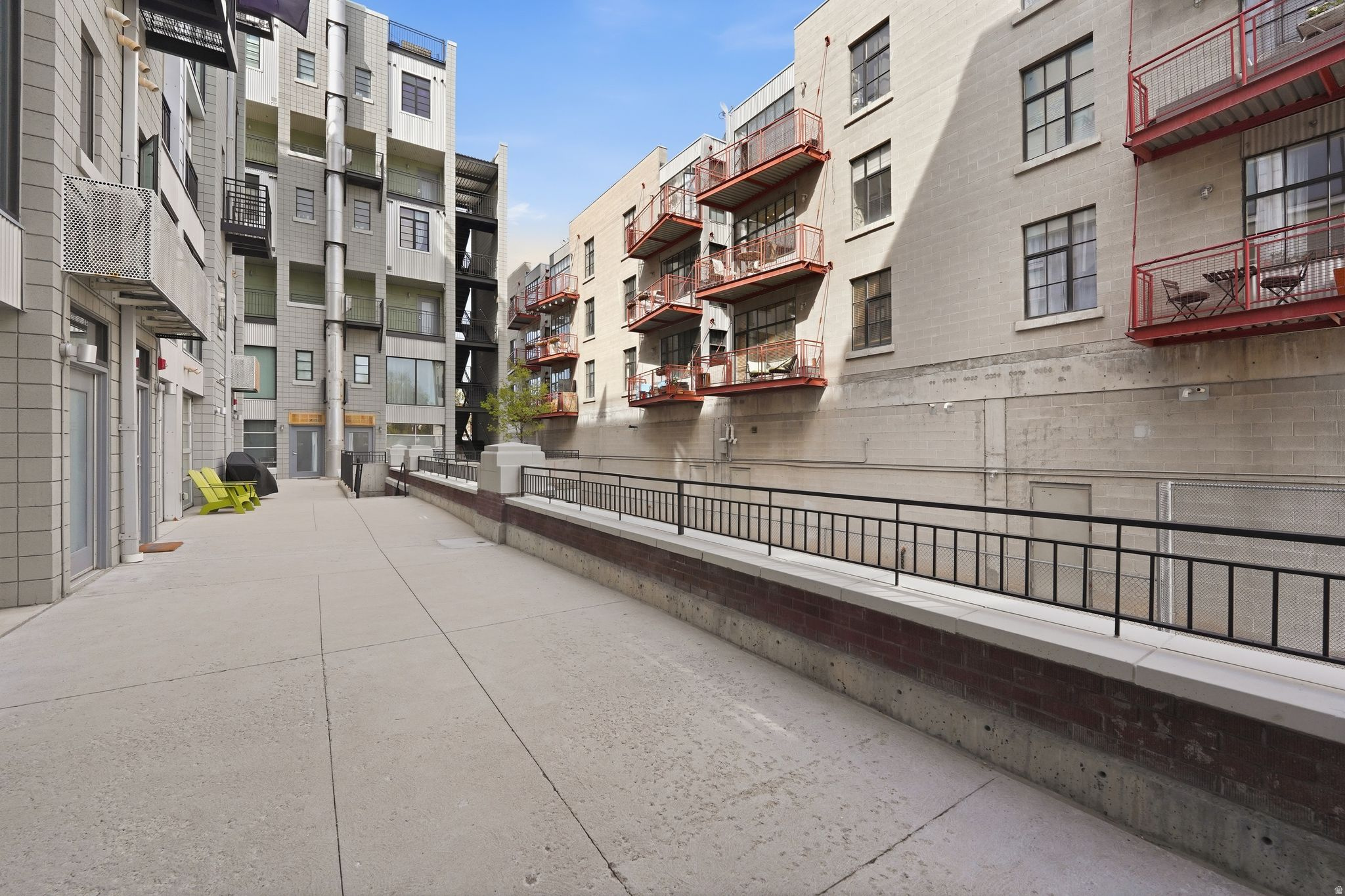main property photo 10
